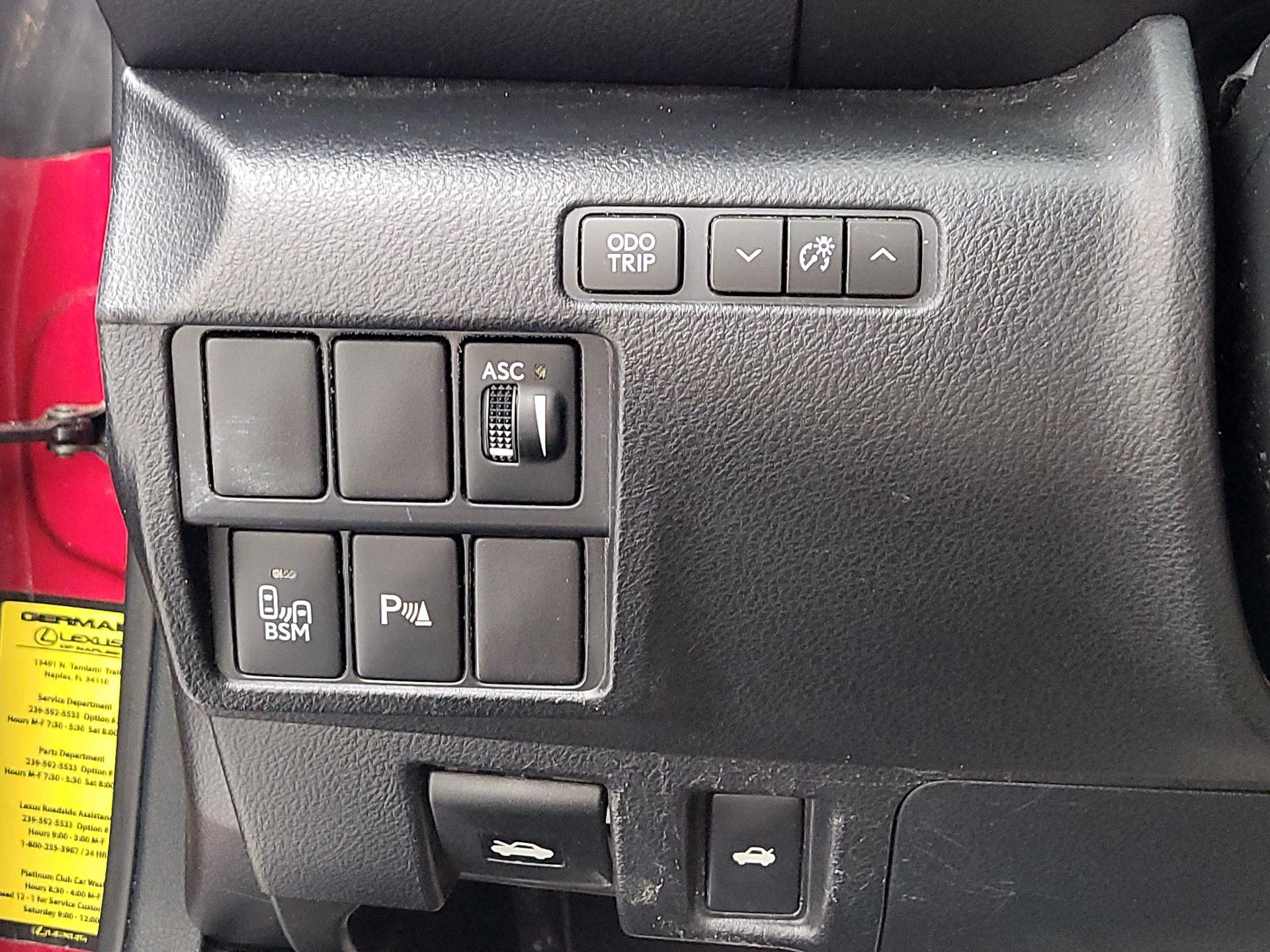 Thumbnail: 2017 Lexus RC - 13