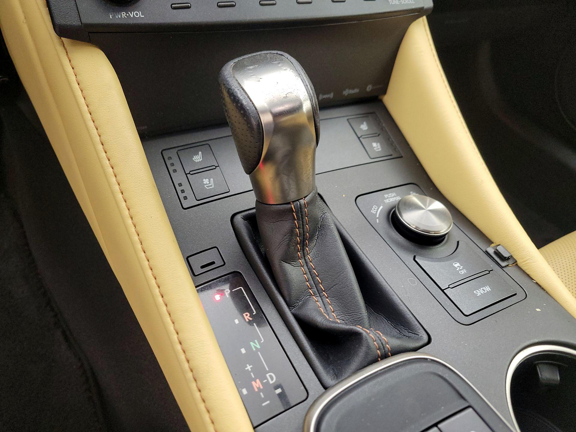 Thumbnail: 2017 Lexus RC - 17