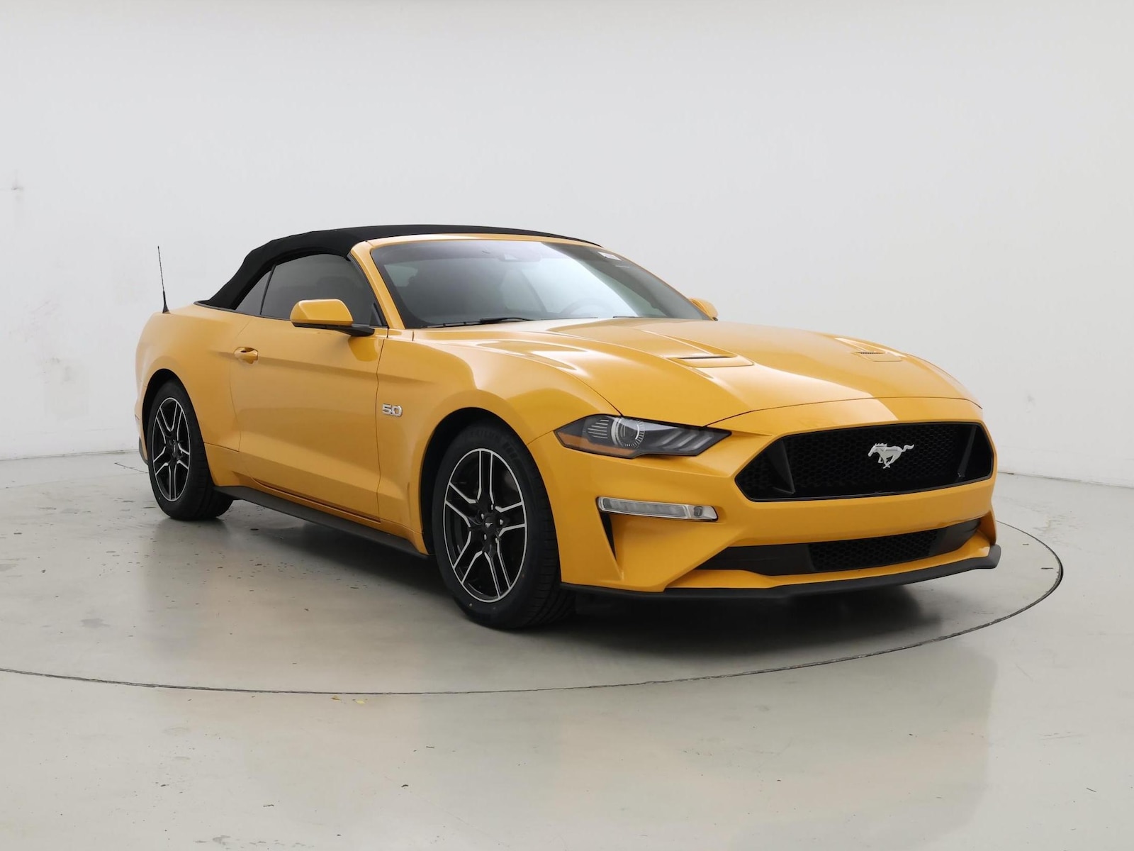 2022 Ford Mustang GT Premium - Photo 2
