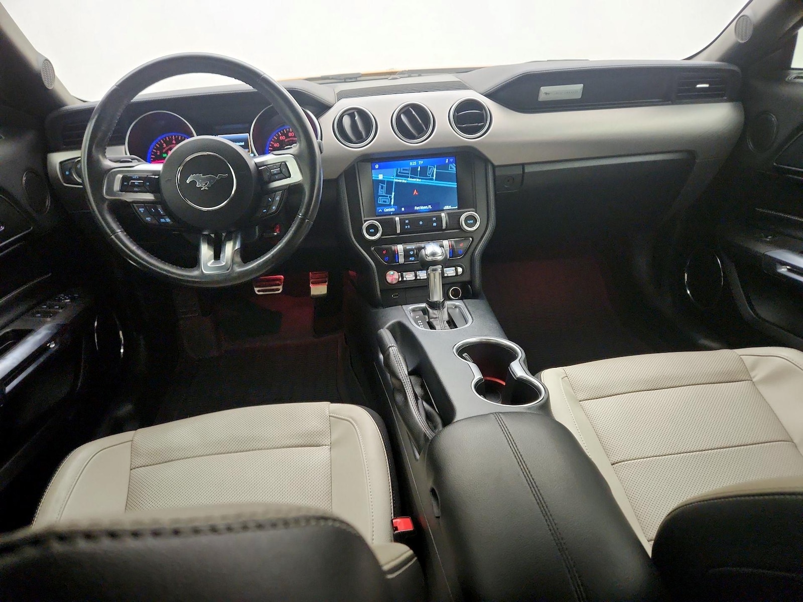 2022 Ford Mustang GT Premium - Photo 10