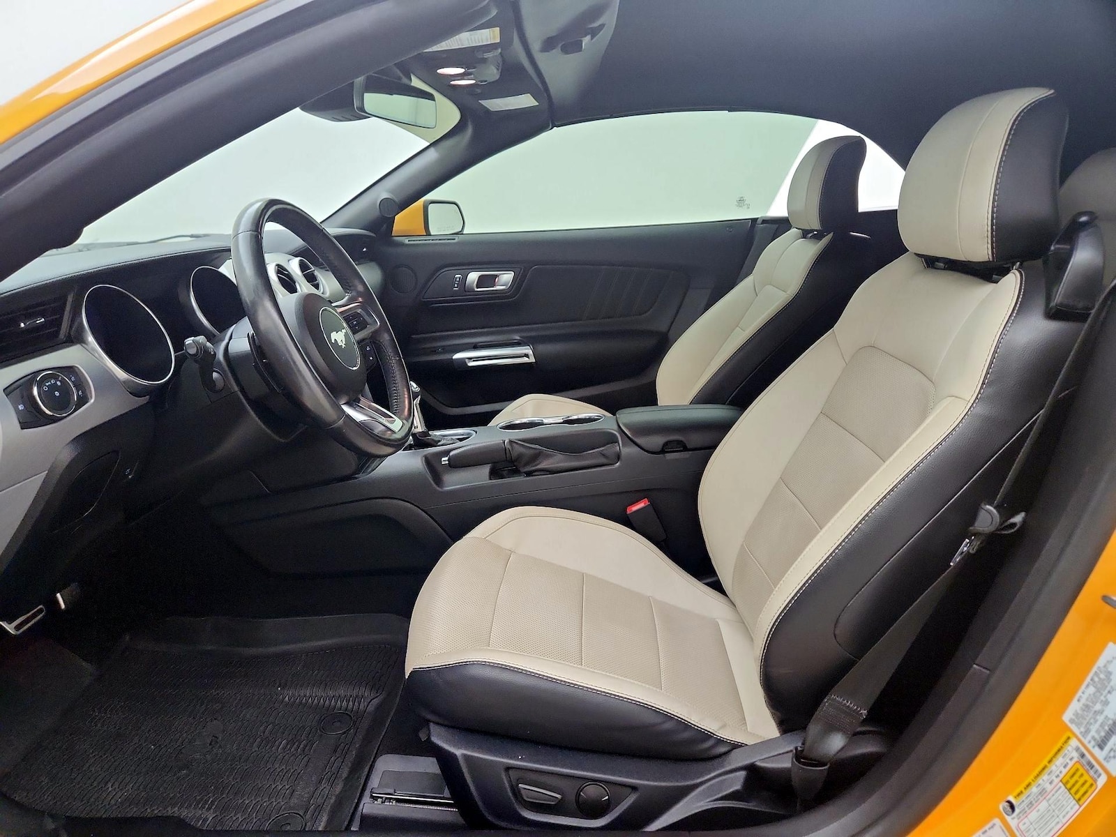 2022 Ford Mustang GT Premium - Photo 12