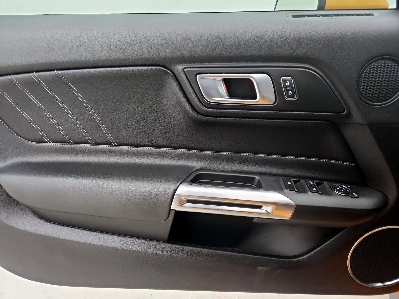 2022 Ford Mustang GT Premium - Photo 13
