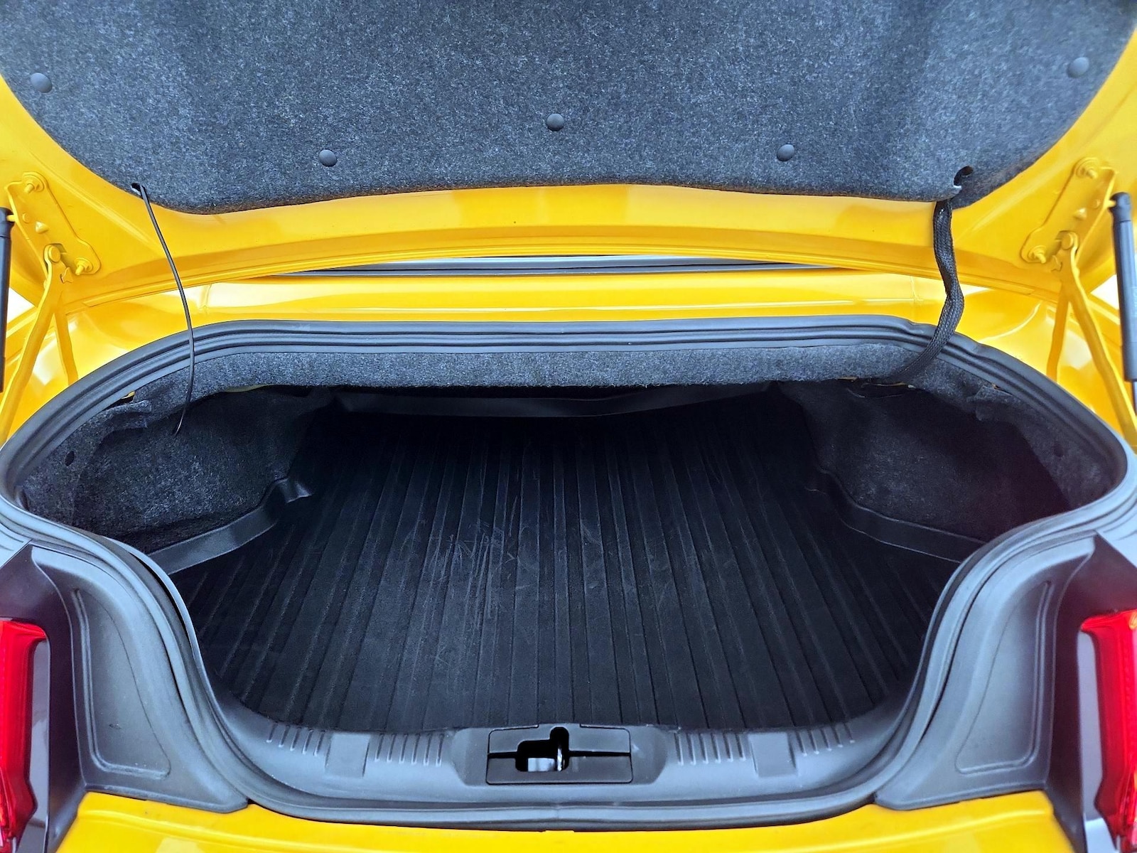 2022 Ford Mustang GT Premium - Photo 22