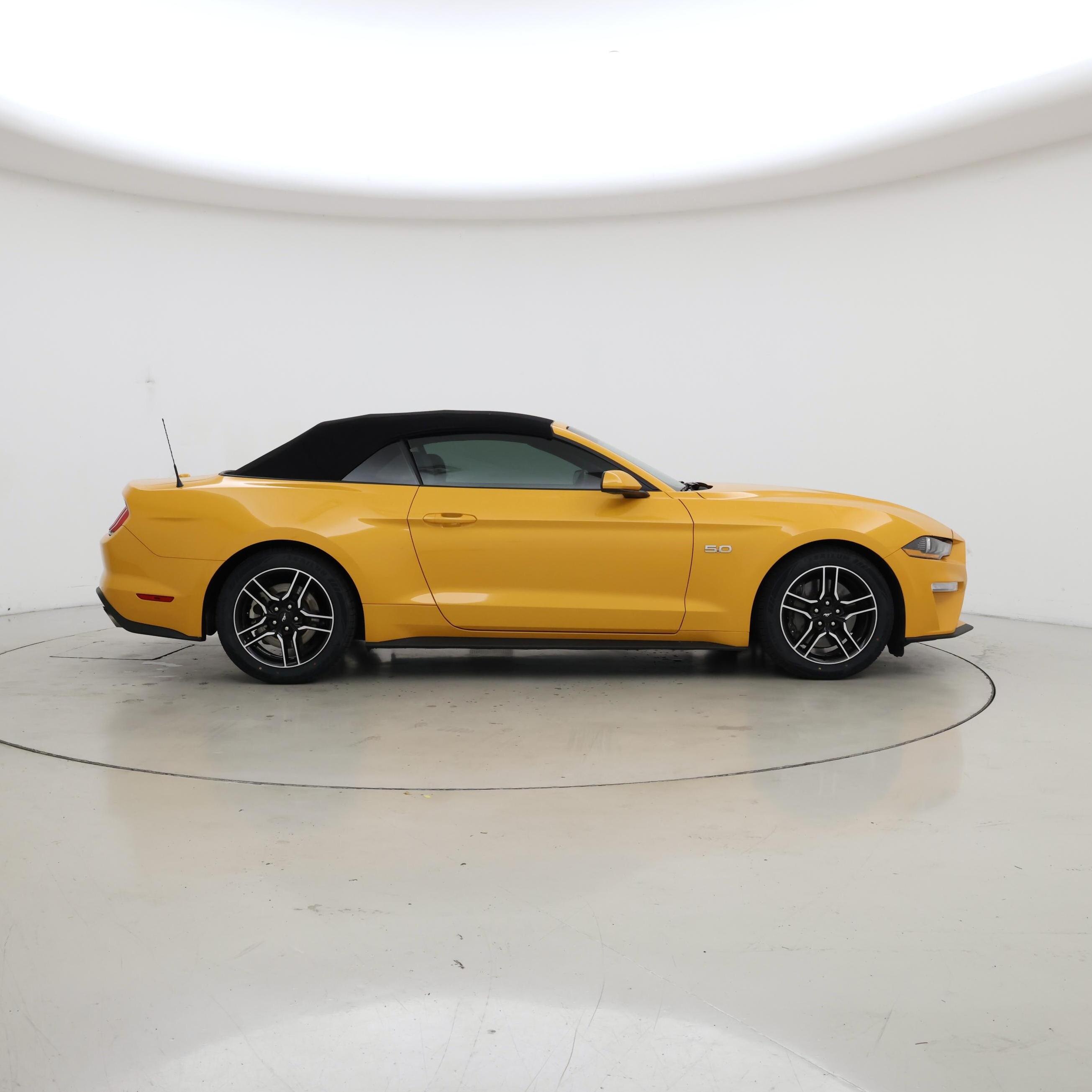 Thumbnail: 2022 Ford Mustang - 7