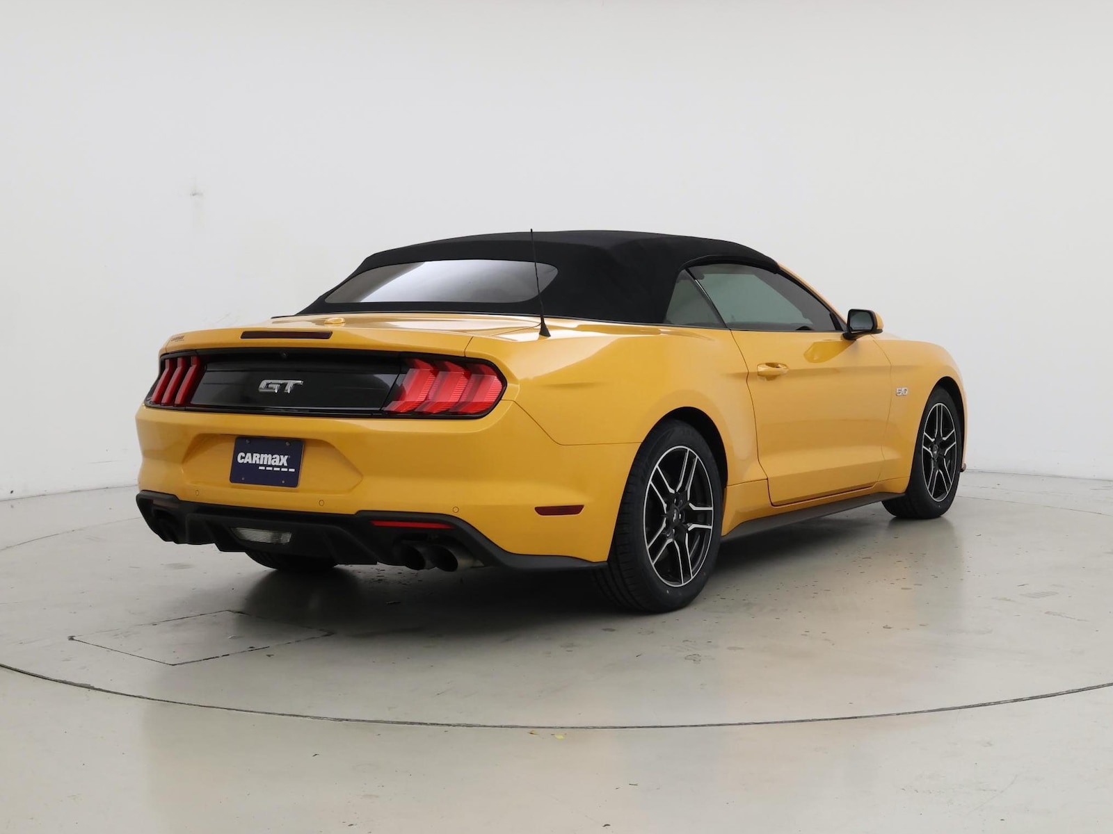 2022 Ford Mustang GT Premium - Photo 9