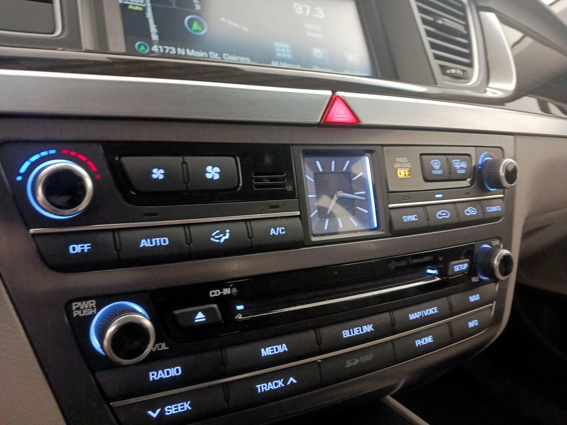 Thumbnail: 2017 Genesis G80 - 17