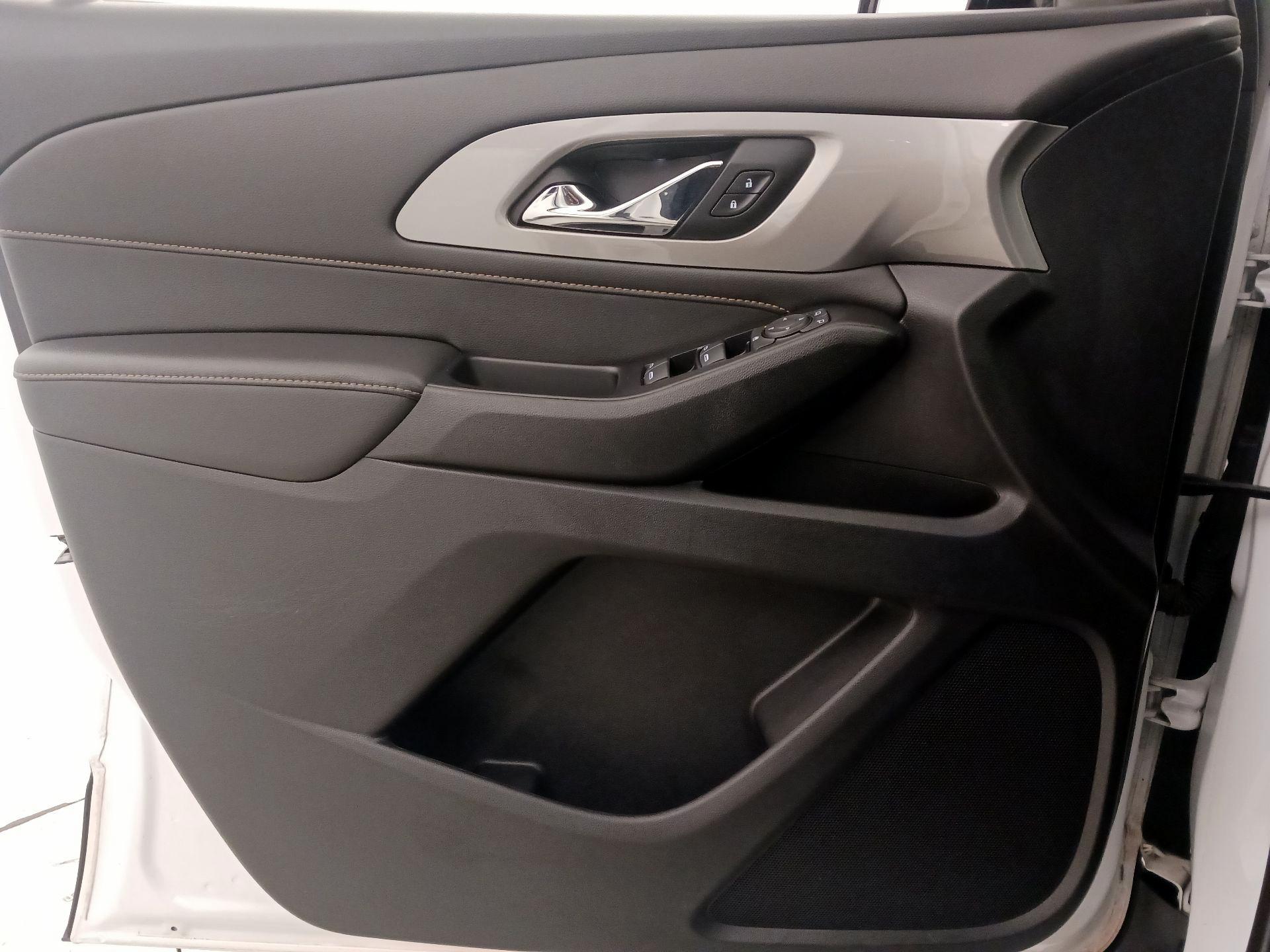 Thumbnail: 2020 Chevrolet Traverse - 12