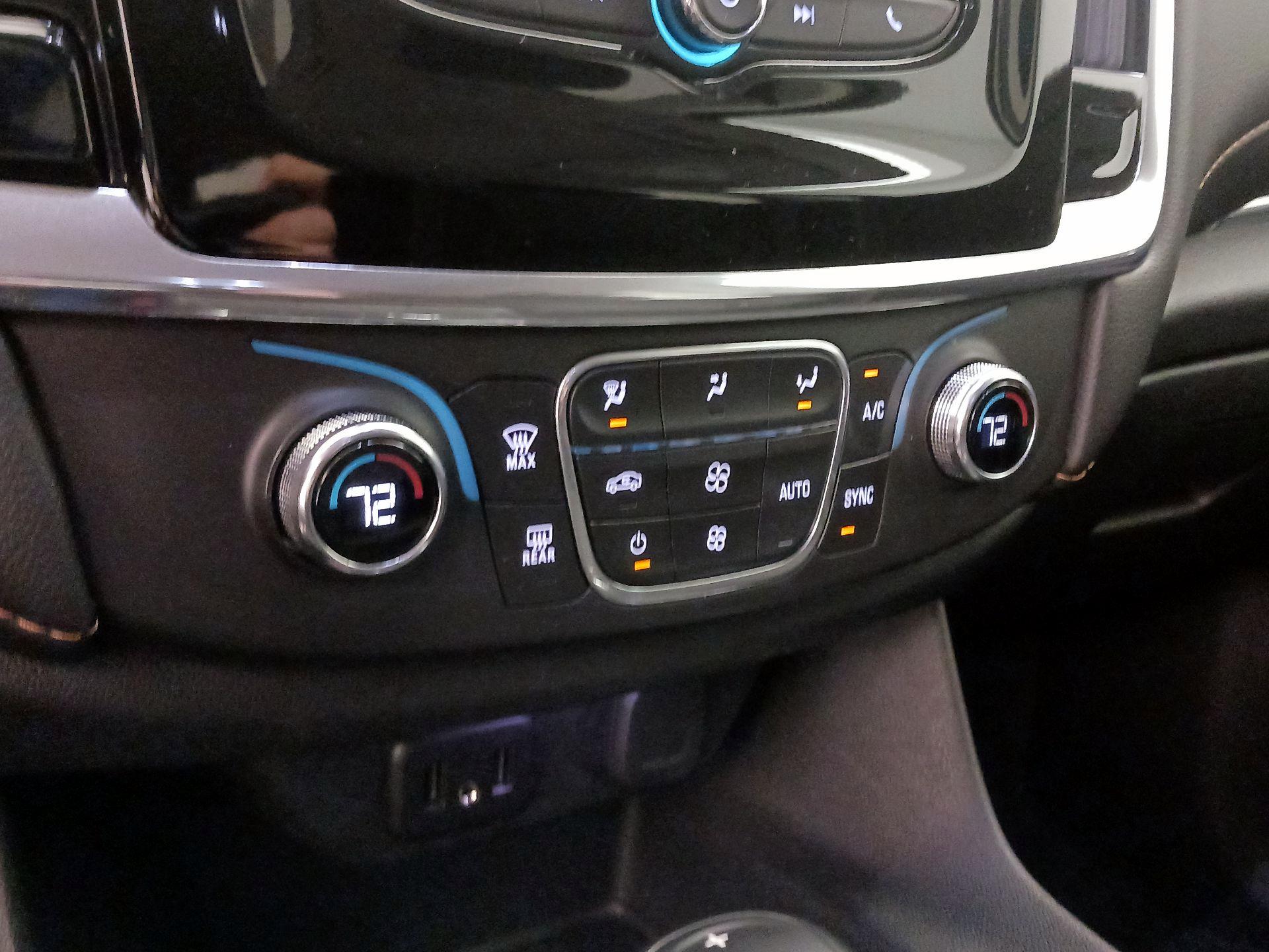 Thumbnail: 2020 Chevrolet Traverse - 16