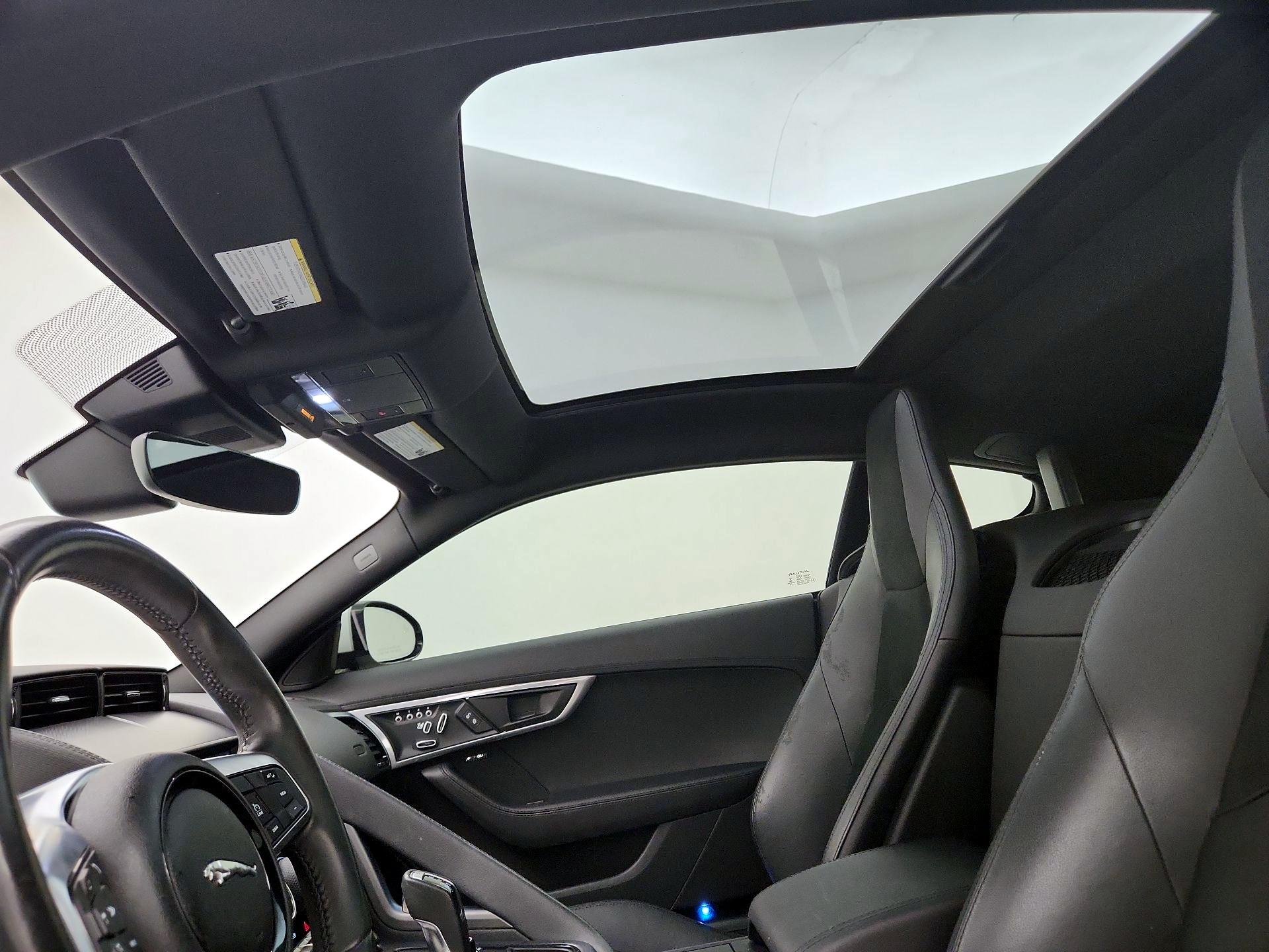 Thumbnail: 2020 Jaguar F-Type - 18