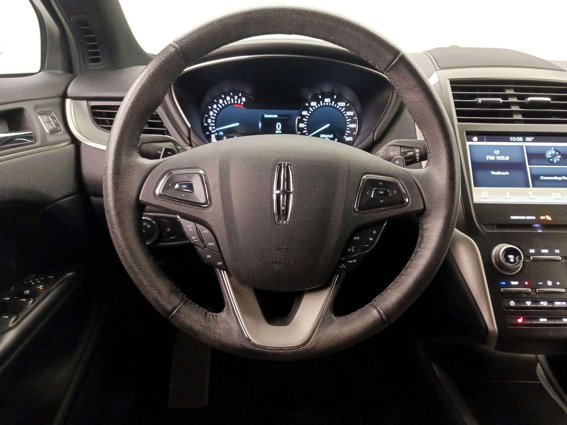 Thumbnail: 2017 Lincoln MKC - 10