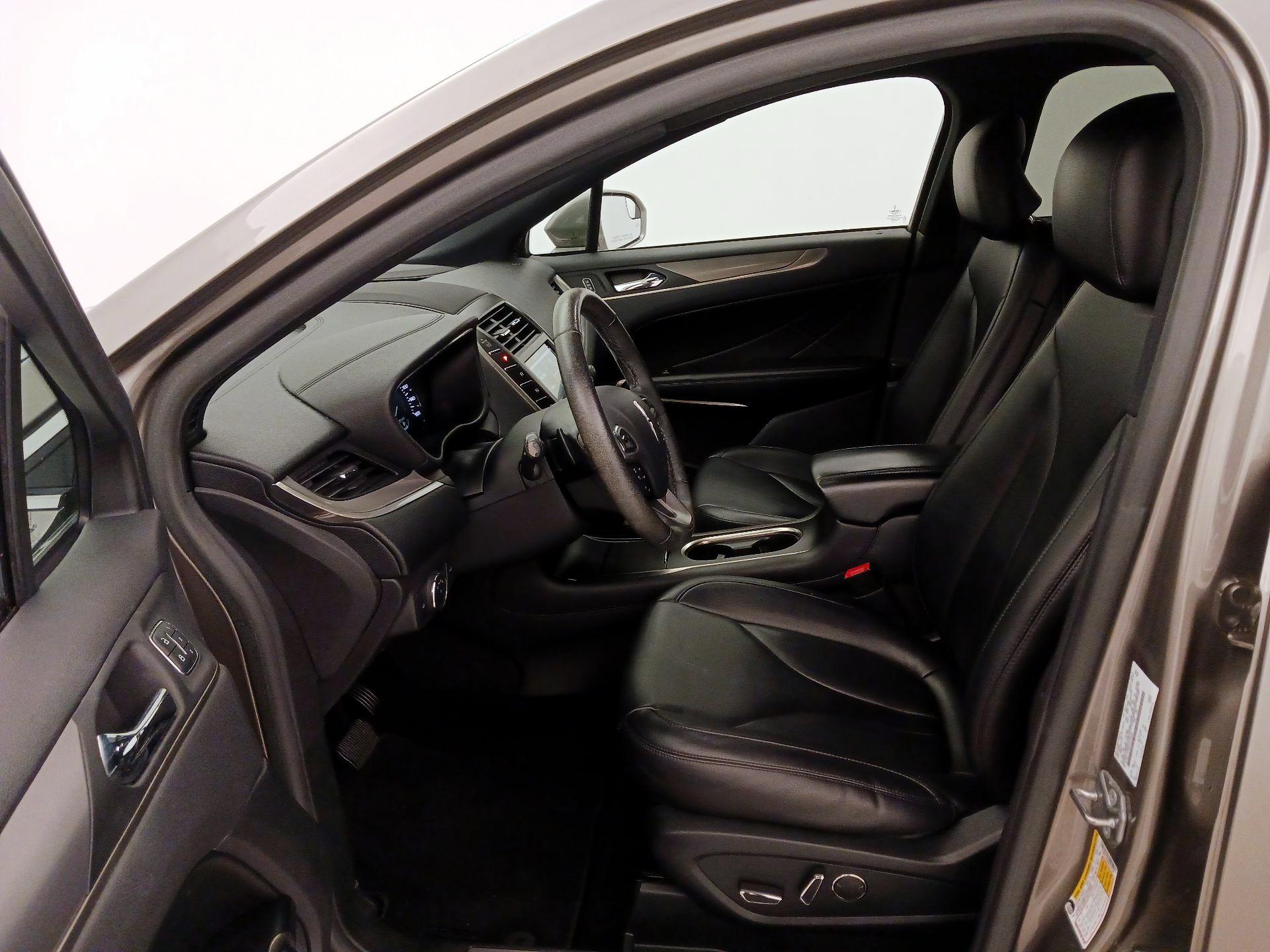 Thumbnail: 2017 Lincoln MKC - 11