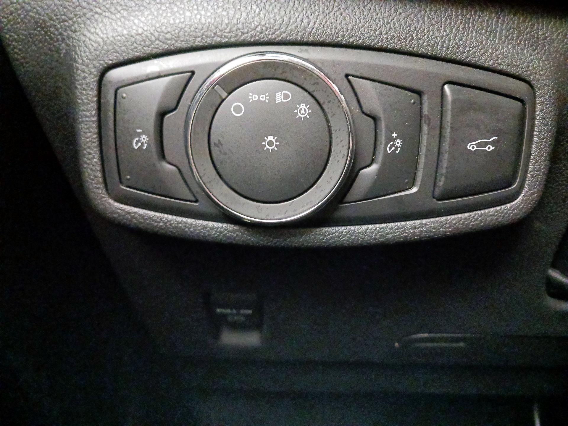 Thumbnail: 2017 Lincoln MKC - 13