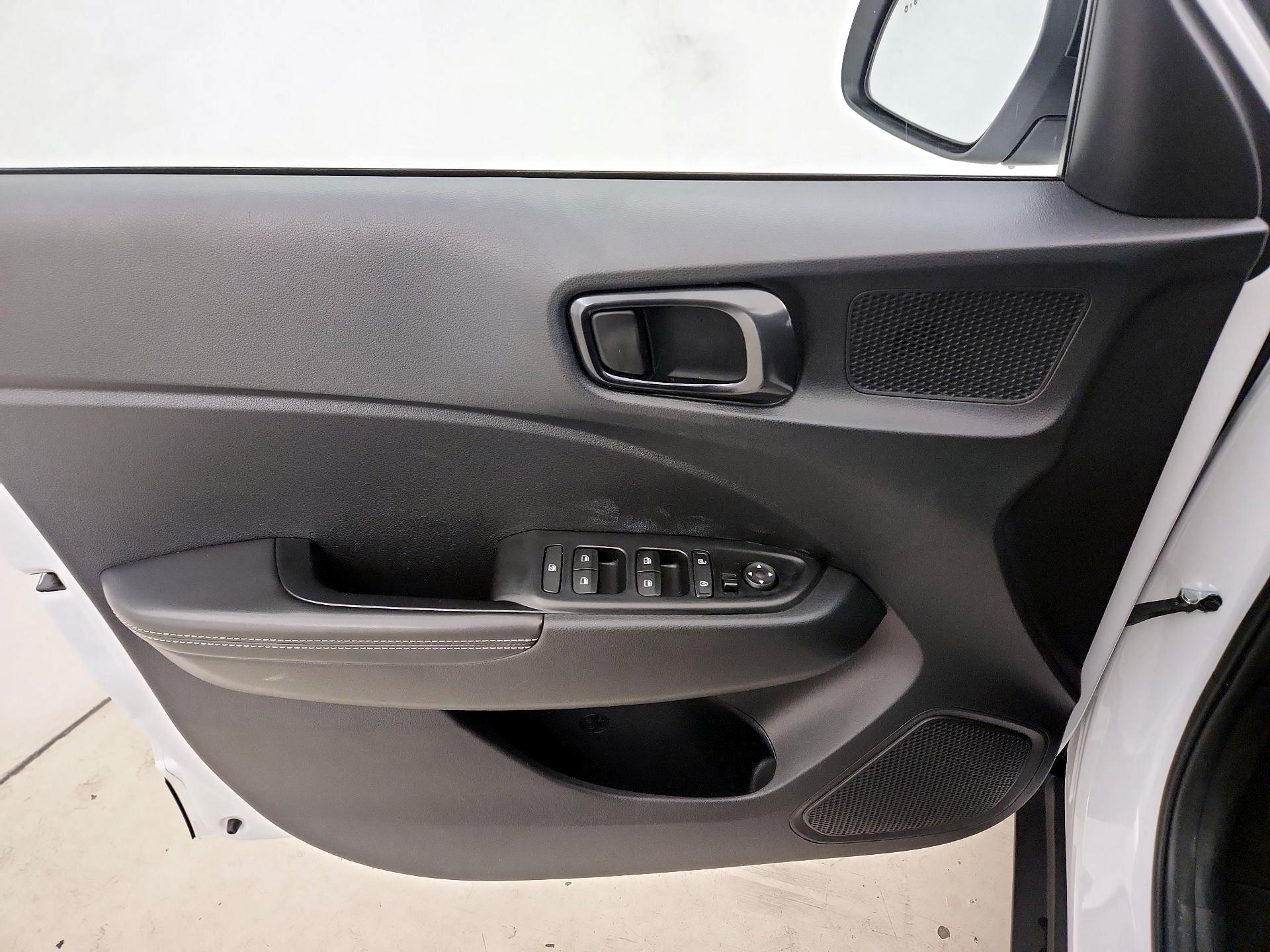 Thumbnail: 2022 Hyundai Venue - 12