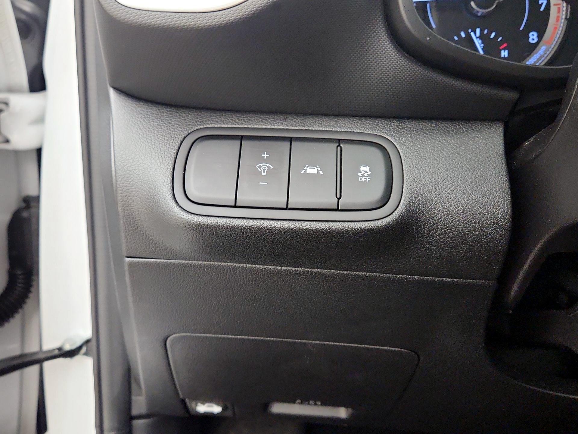 Thumbnail: 2022 Hyundai Venue - 13