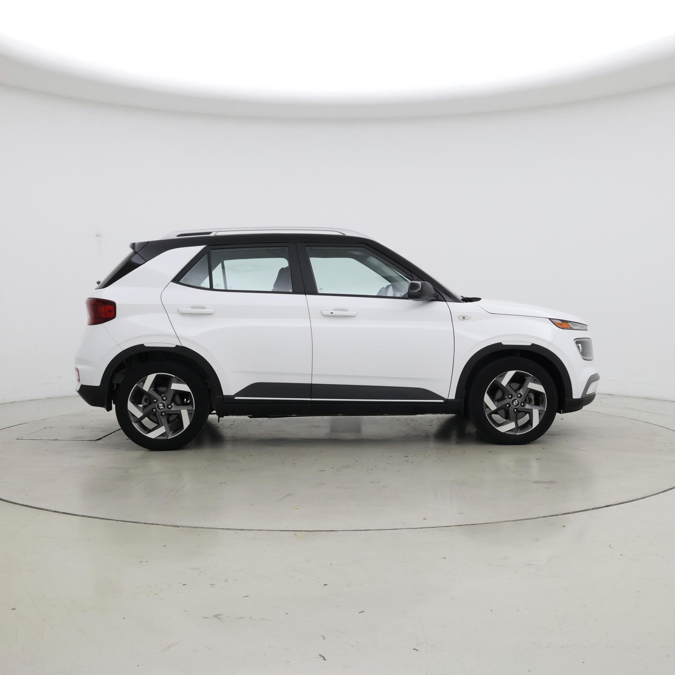 Thumbnail: 2022 Hyundai Venue - 7