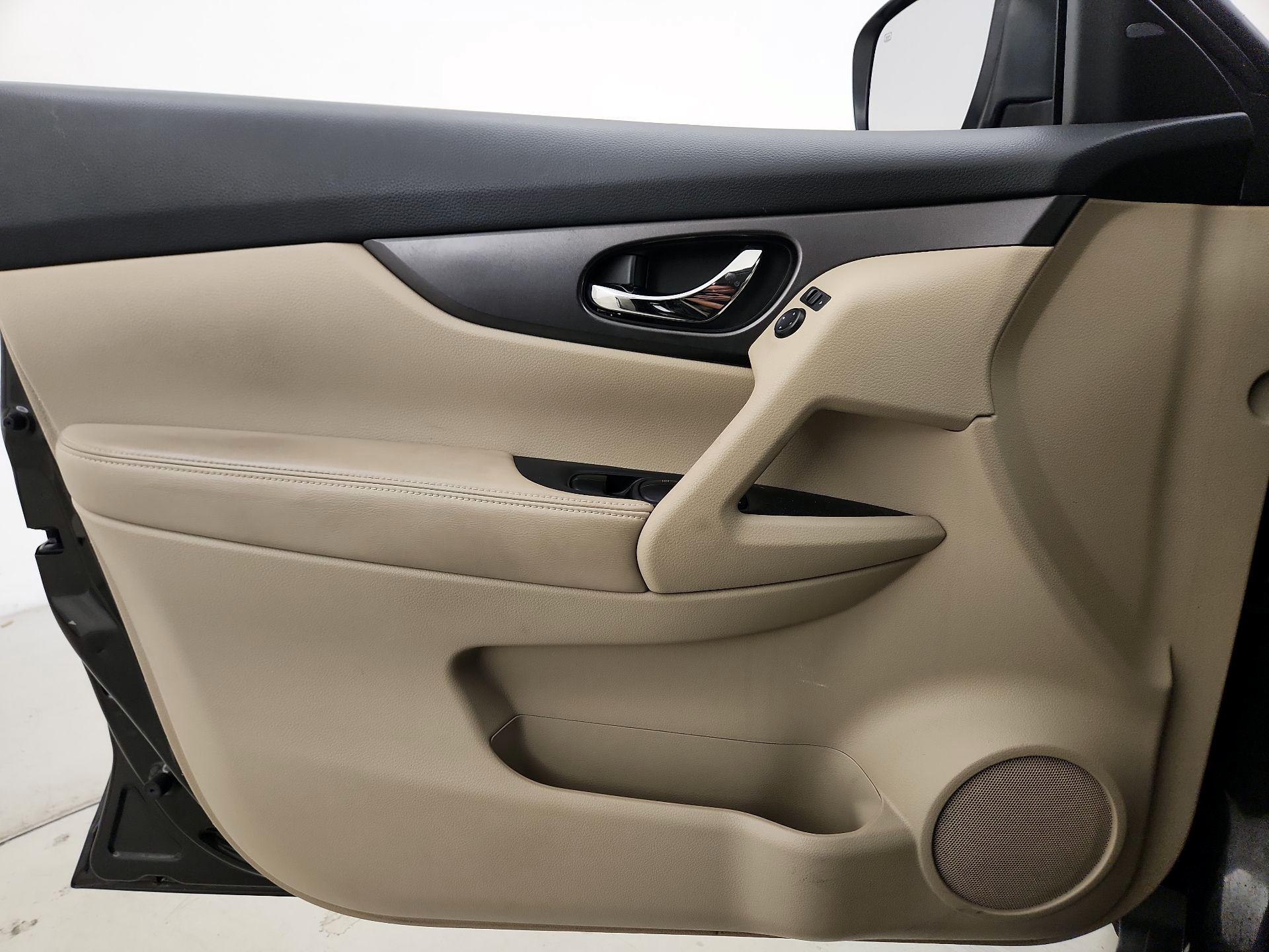 Thumbnail: 2014 Nissan Rogue - 12