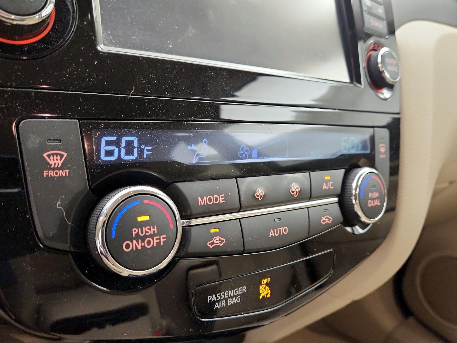 Thumbnail: 2014 Nissan Rogue - 17