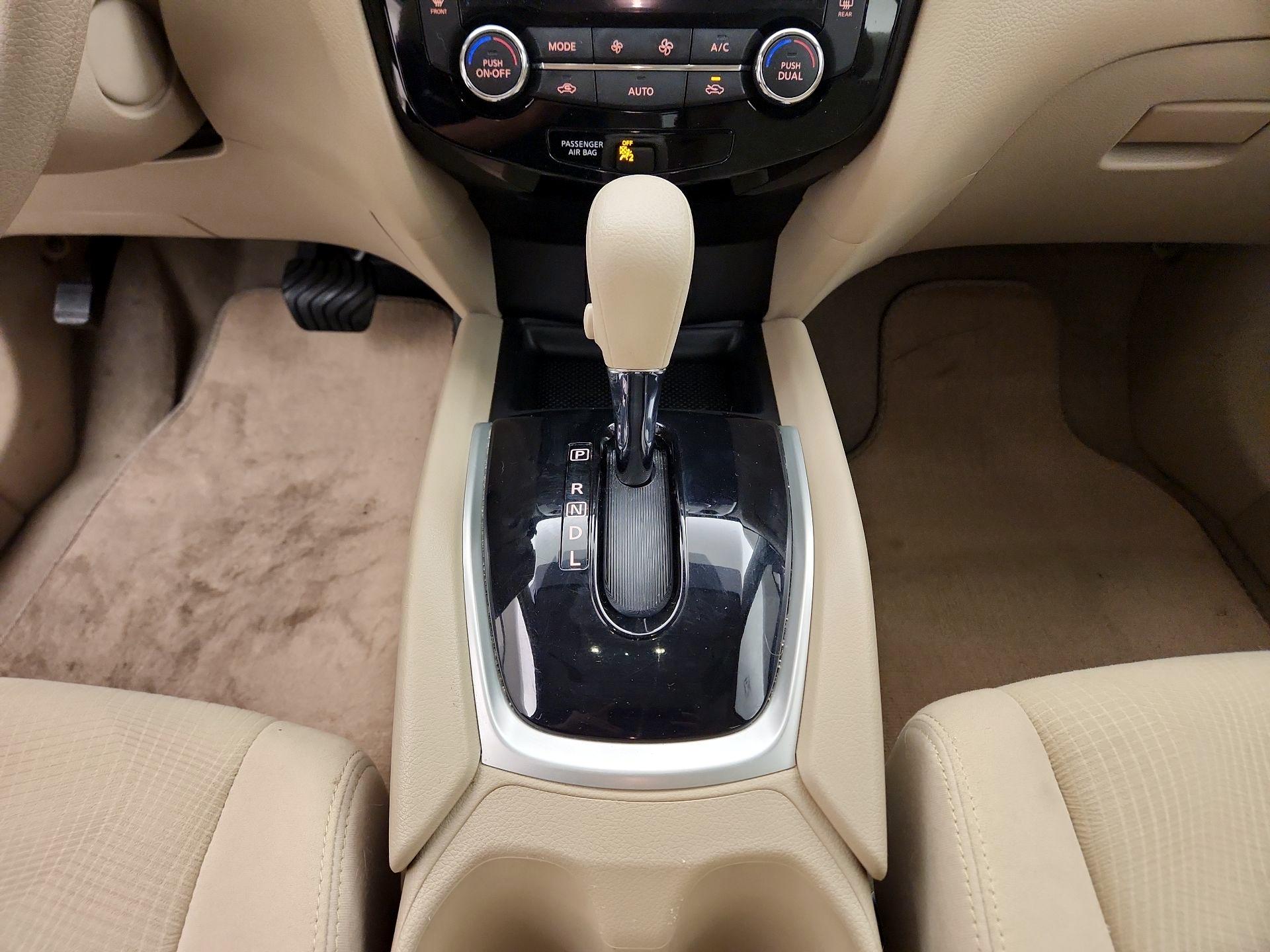 Thumbnail: 2014 Nissan Rogue - 18