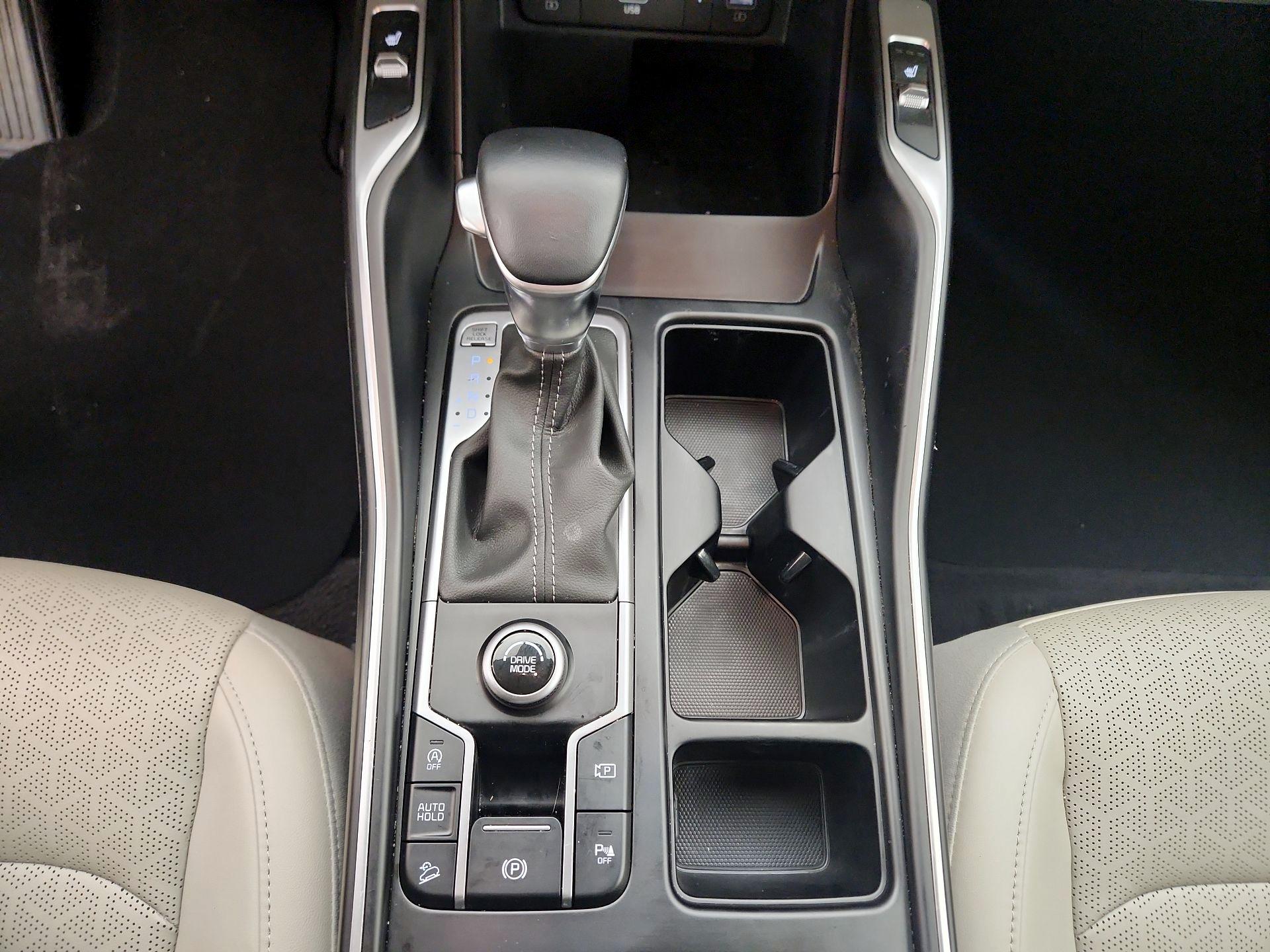 Thumbnail: 2023 Kia Sorento - 17