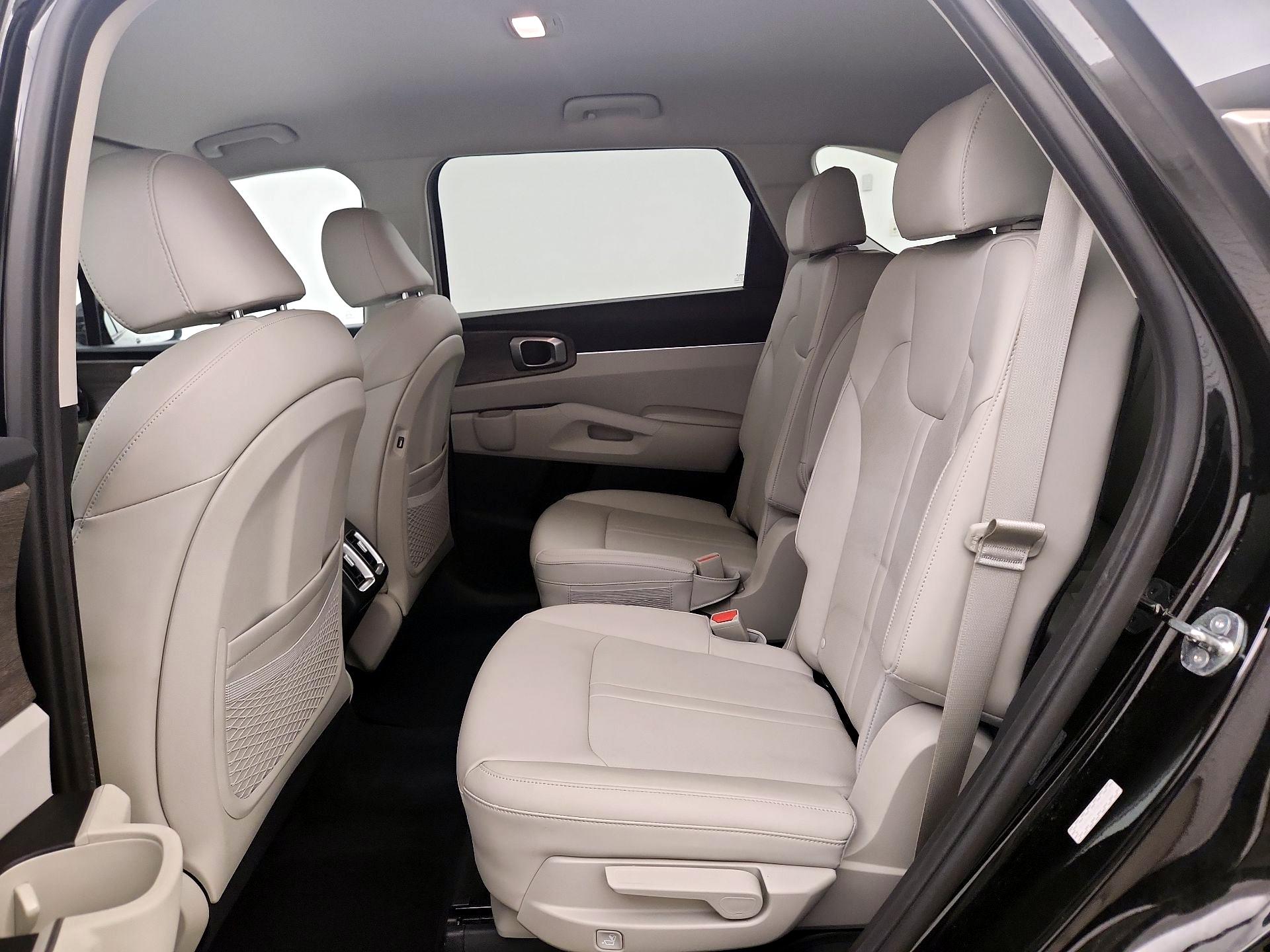 Thumbnail: 2023 Kia Sorento - 19