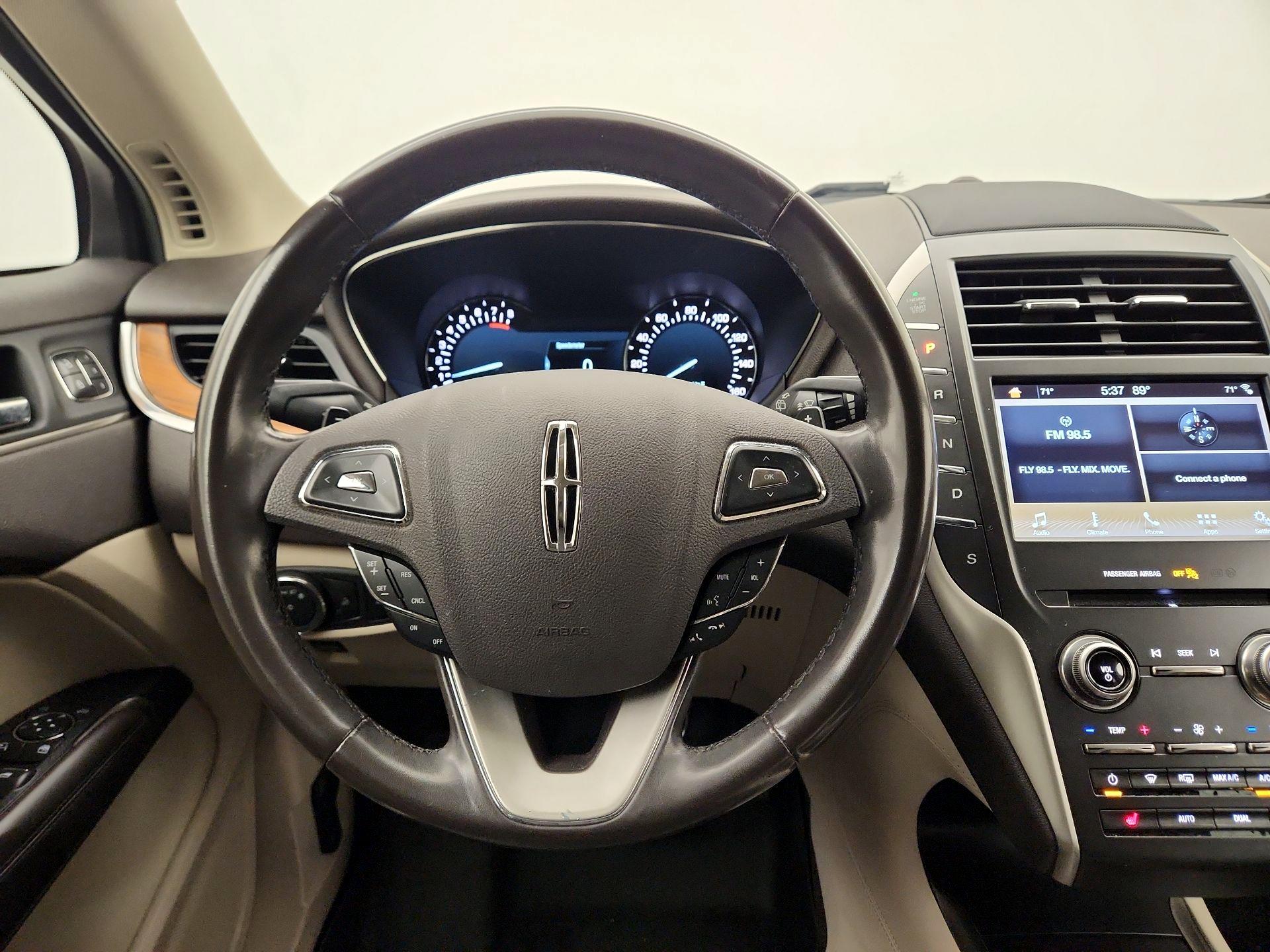 Thumbnail: 2017 Lincoln MKC - 10