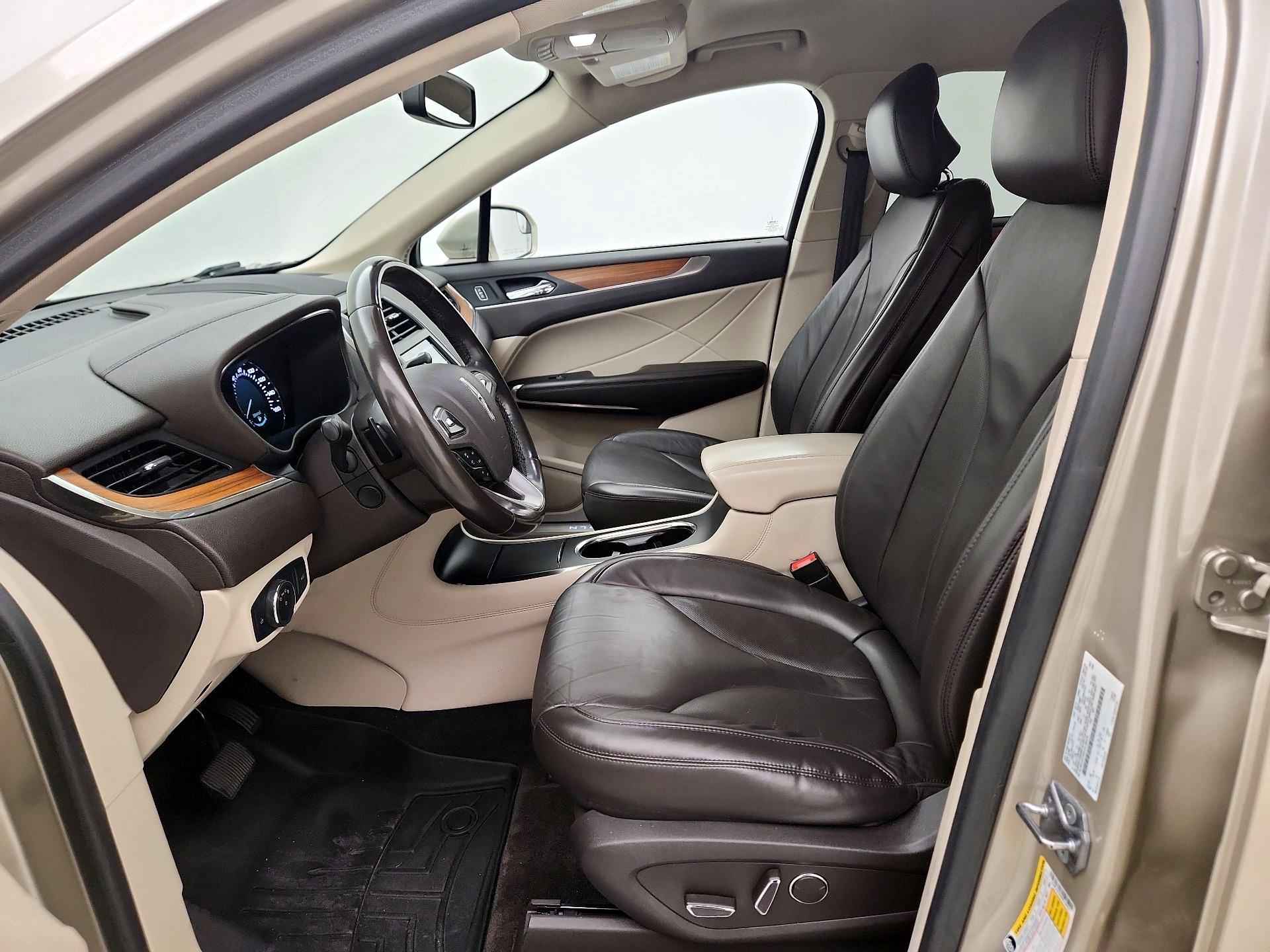 Thumbnail: 2017 Lincoln MKC - 11