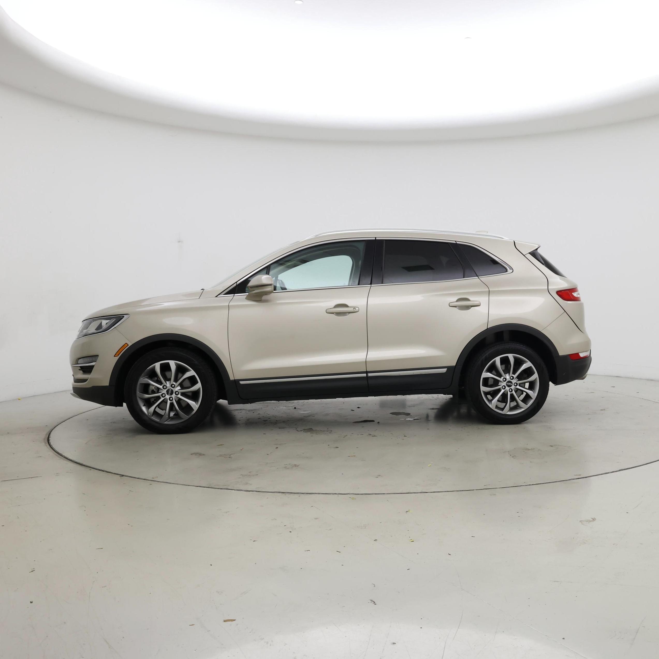 Thumbnail: 2017 Lincoln MKC - 3