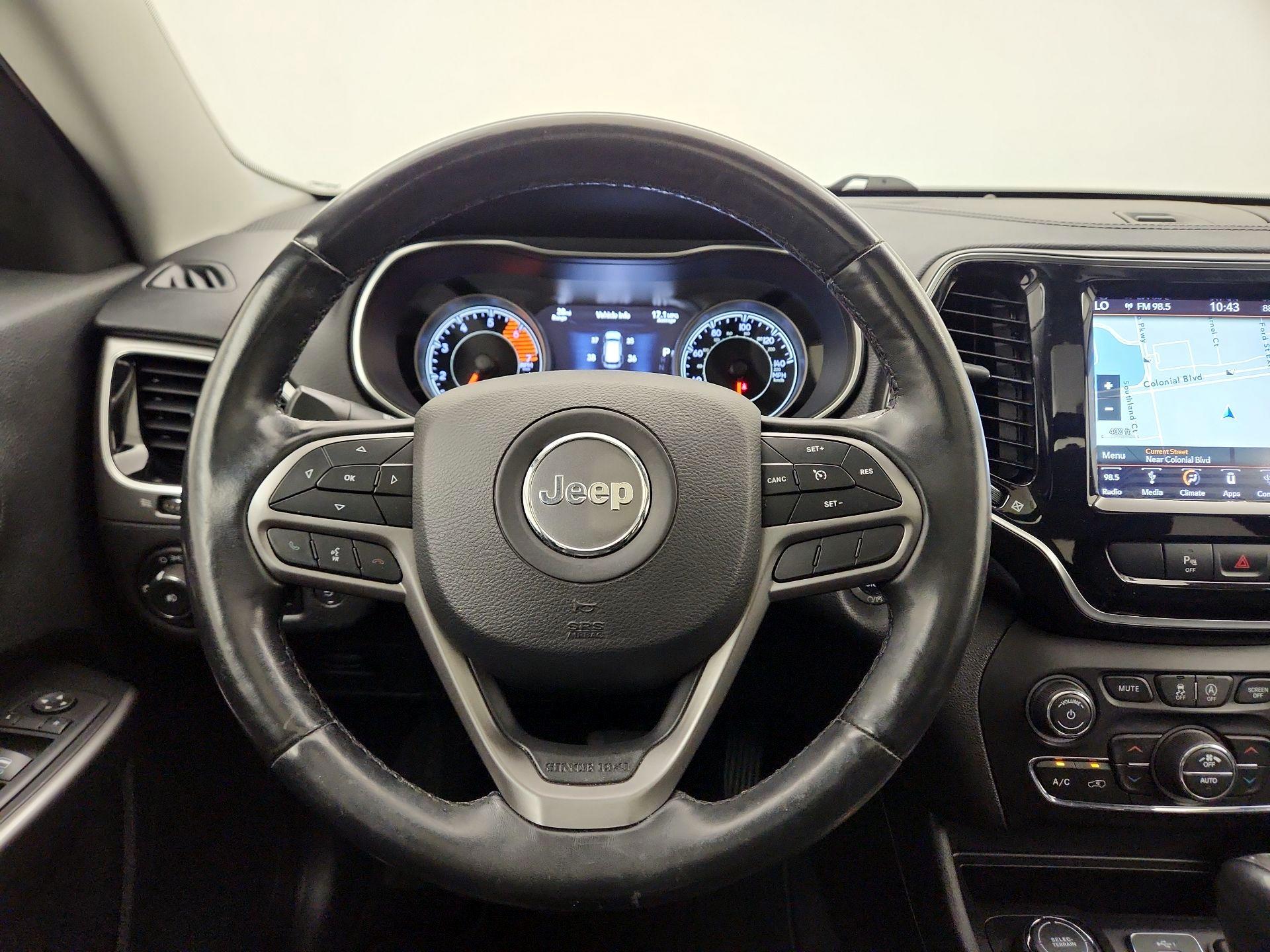 Thumbnail: 2019 Jeep Cherokee - 10