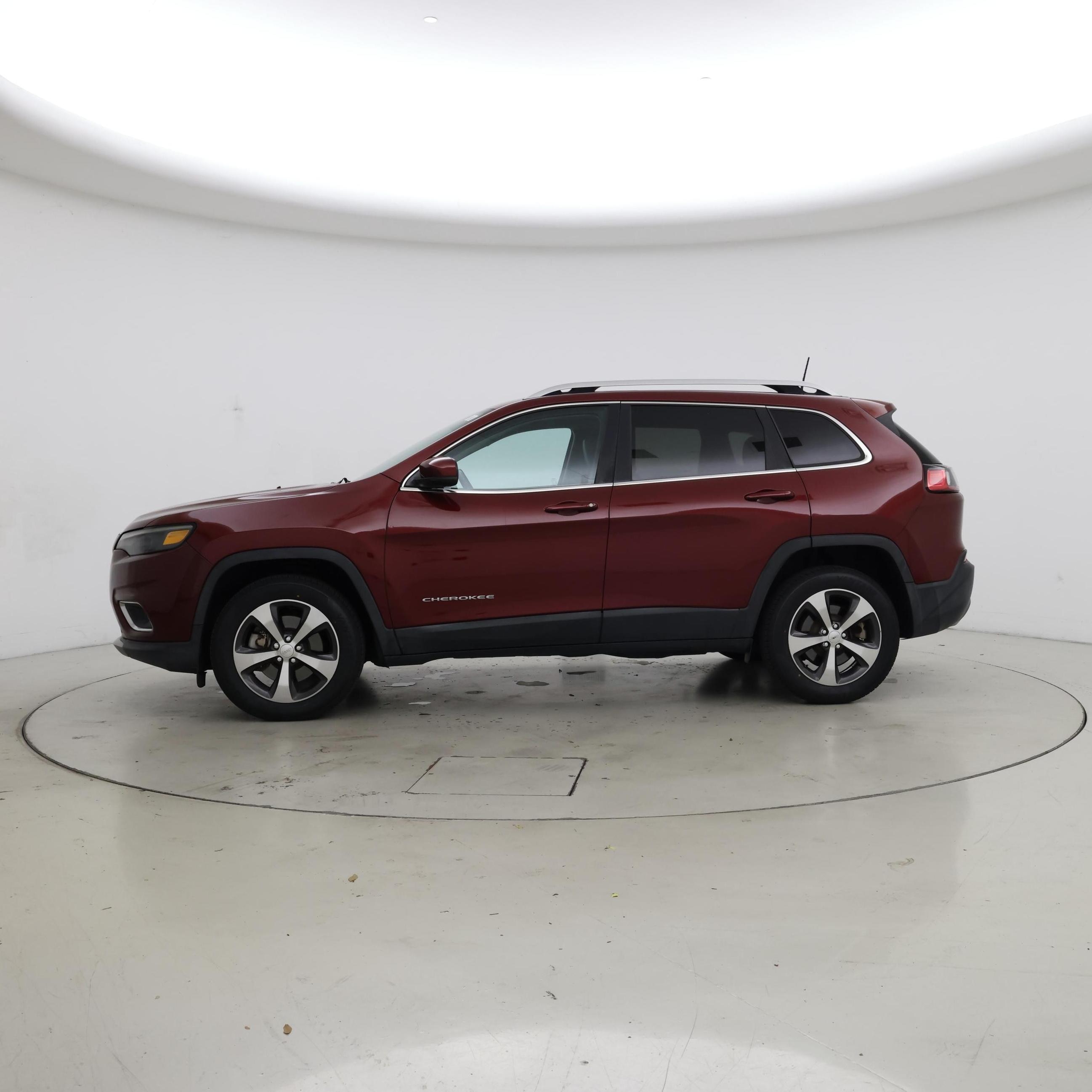 Thumbnail: 2019 Jeep Cherokee - 3