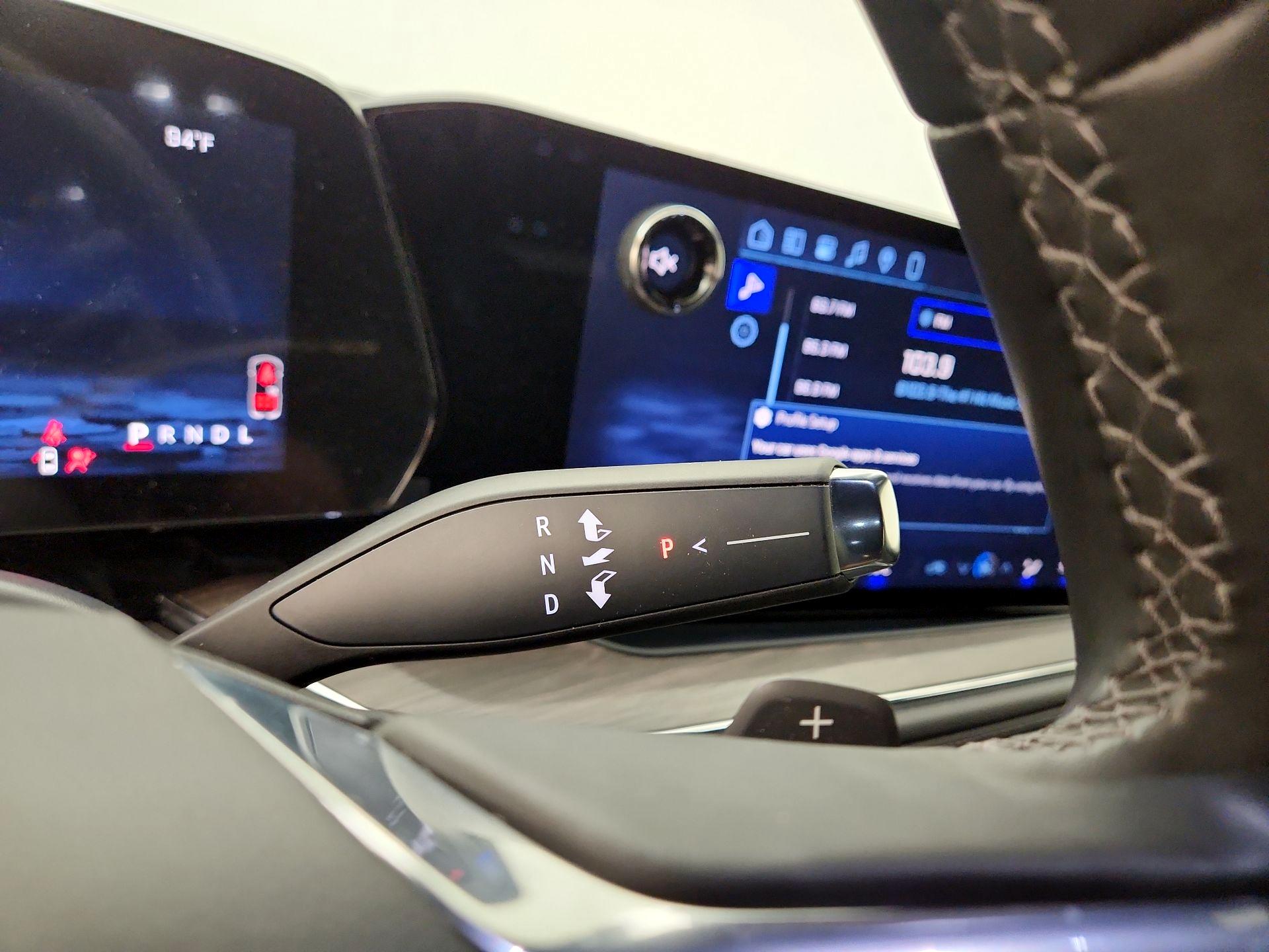 Thumbnail: 2025 Chevrolet Suburban - 18