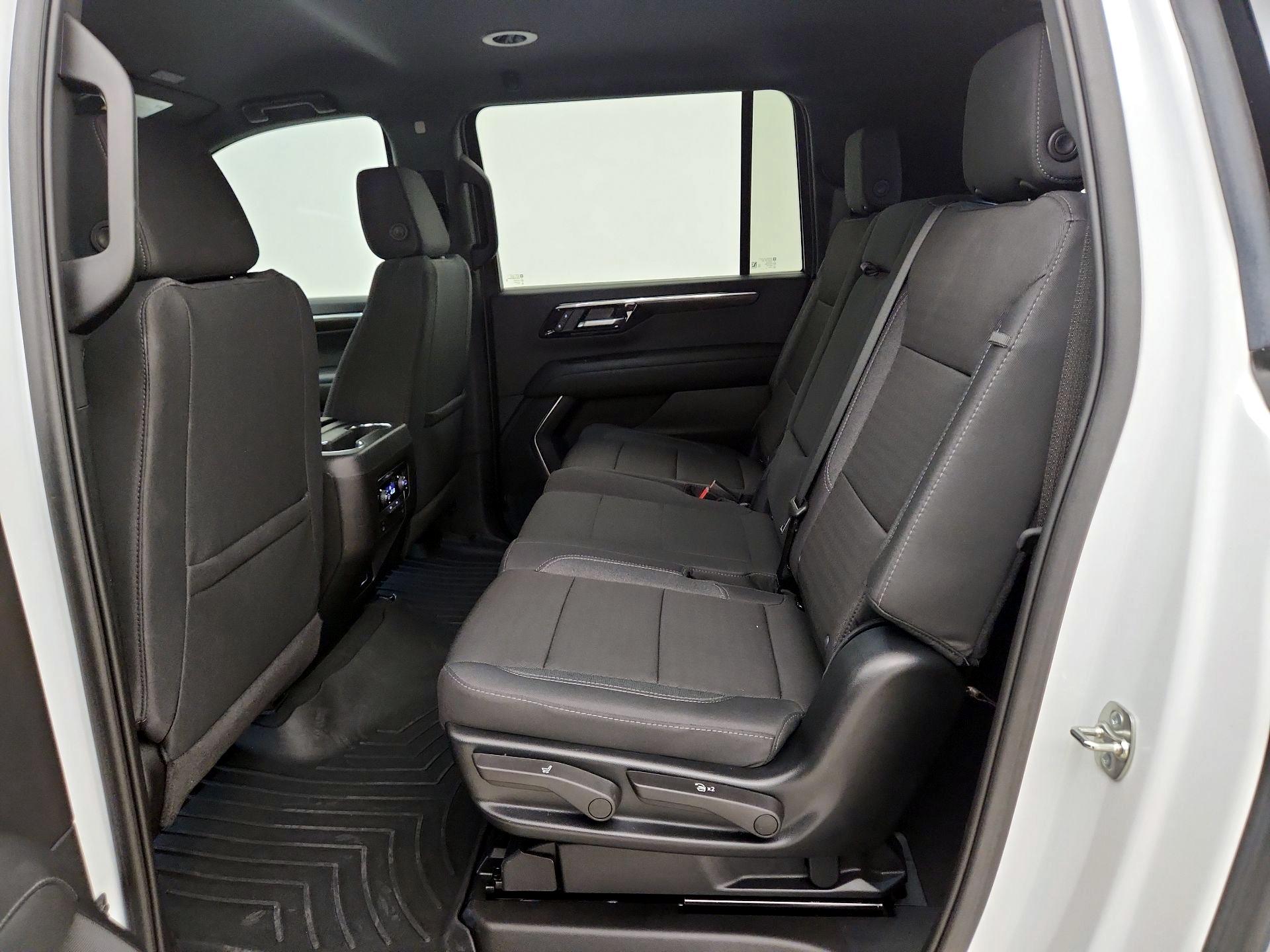 Thumbnail: 2025 Chevrolet Suburban - 20