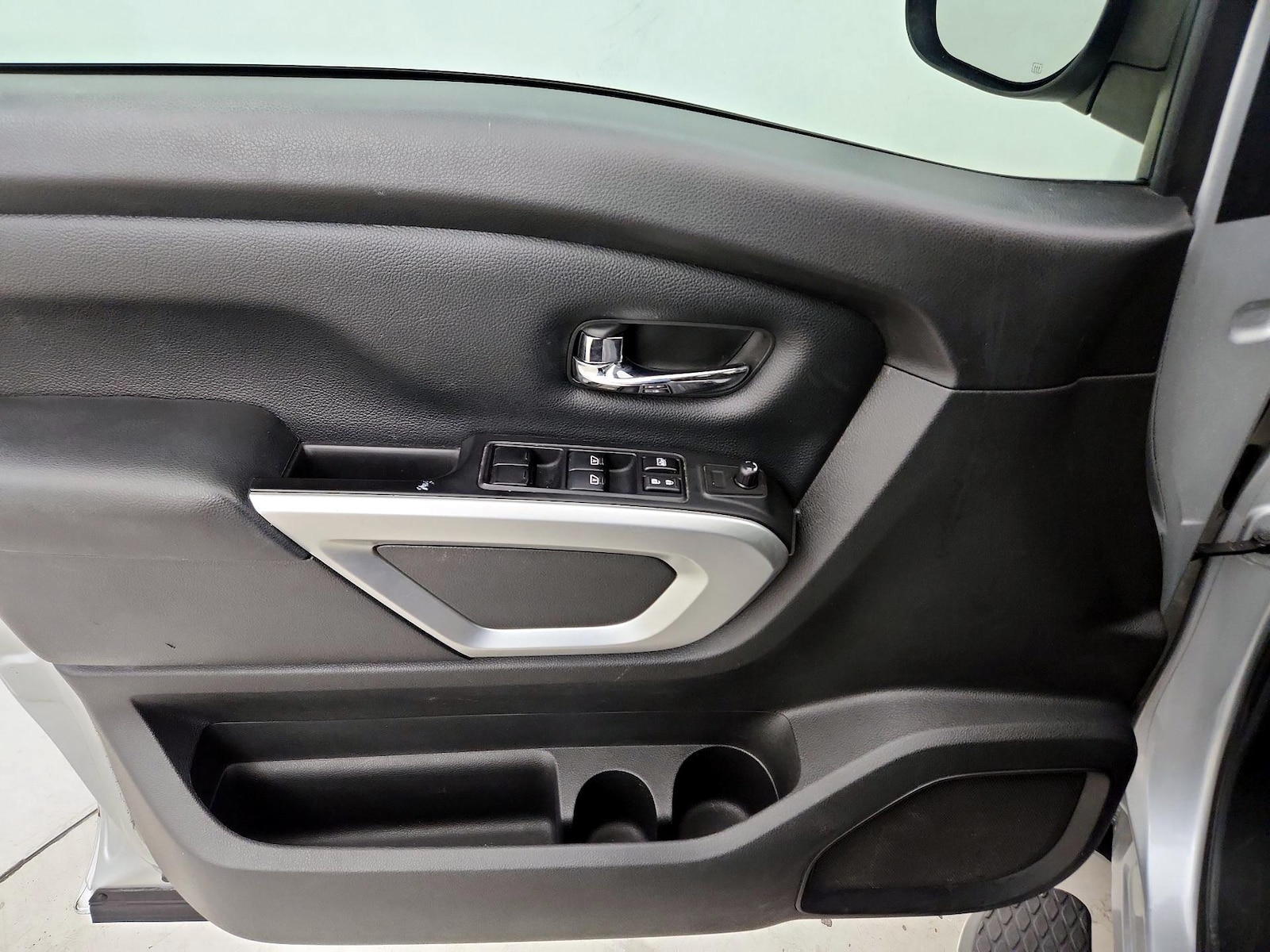 2018 Nissan Titan SV - Photo 13