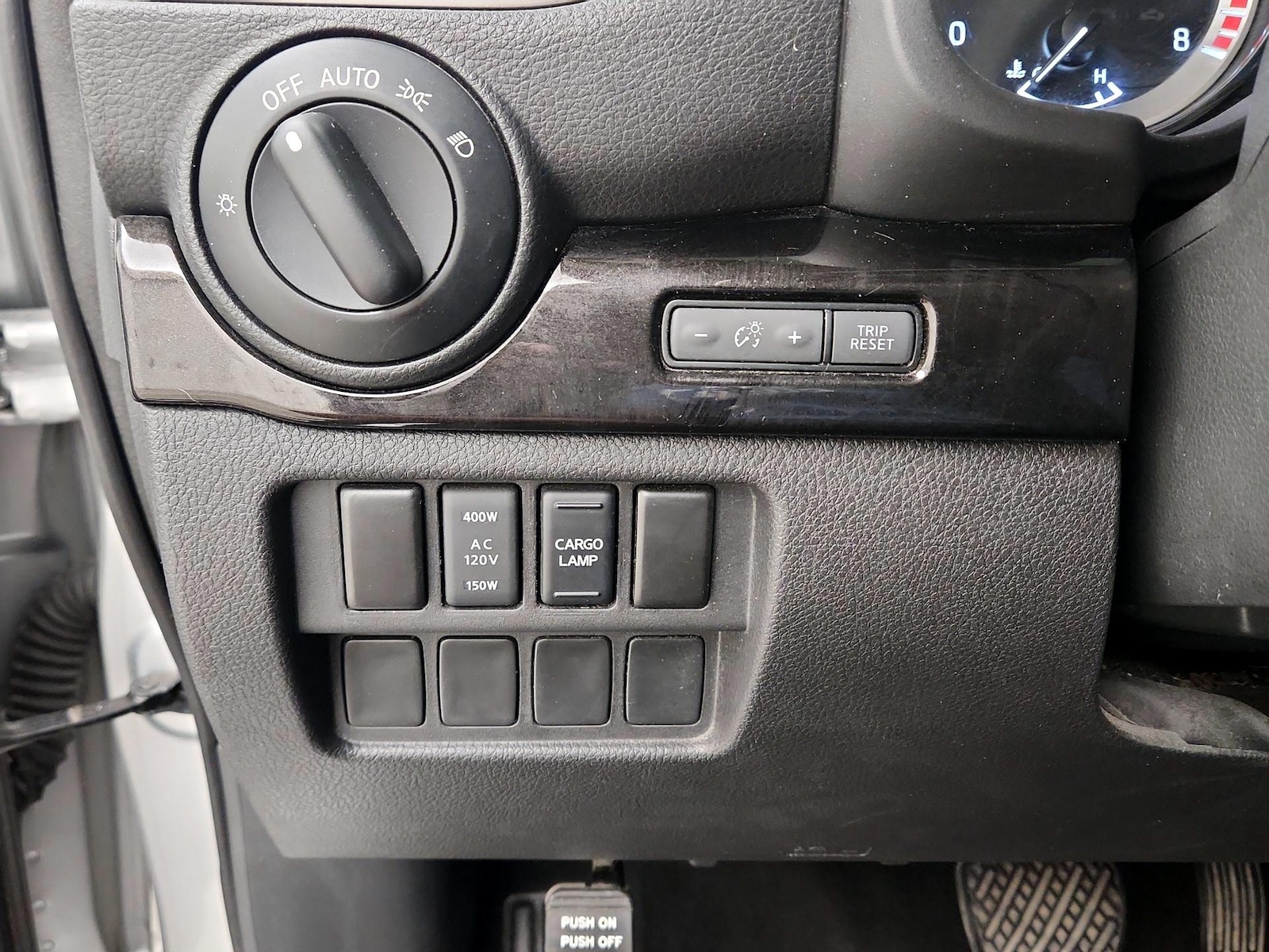 2018 Nissan Titan SV - Photo 14