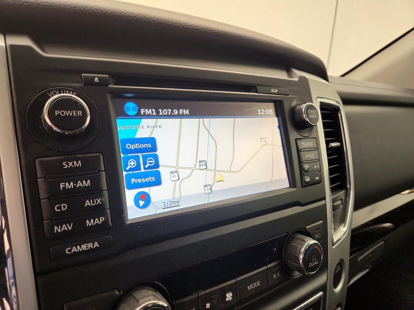 2018 Nissan Titan SV - Photo 15