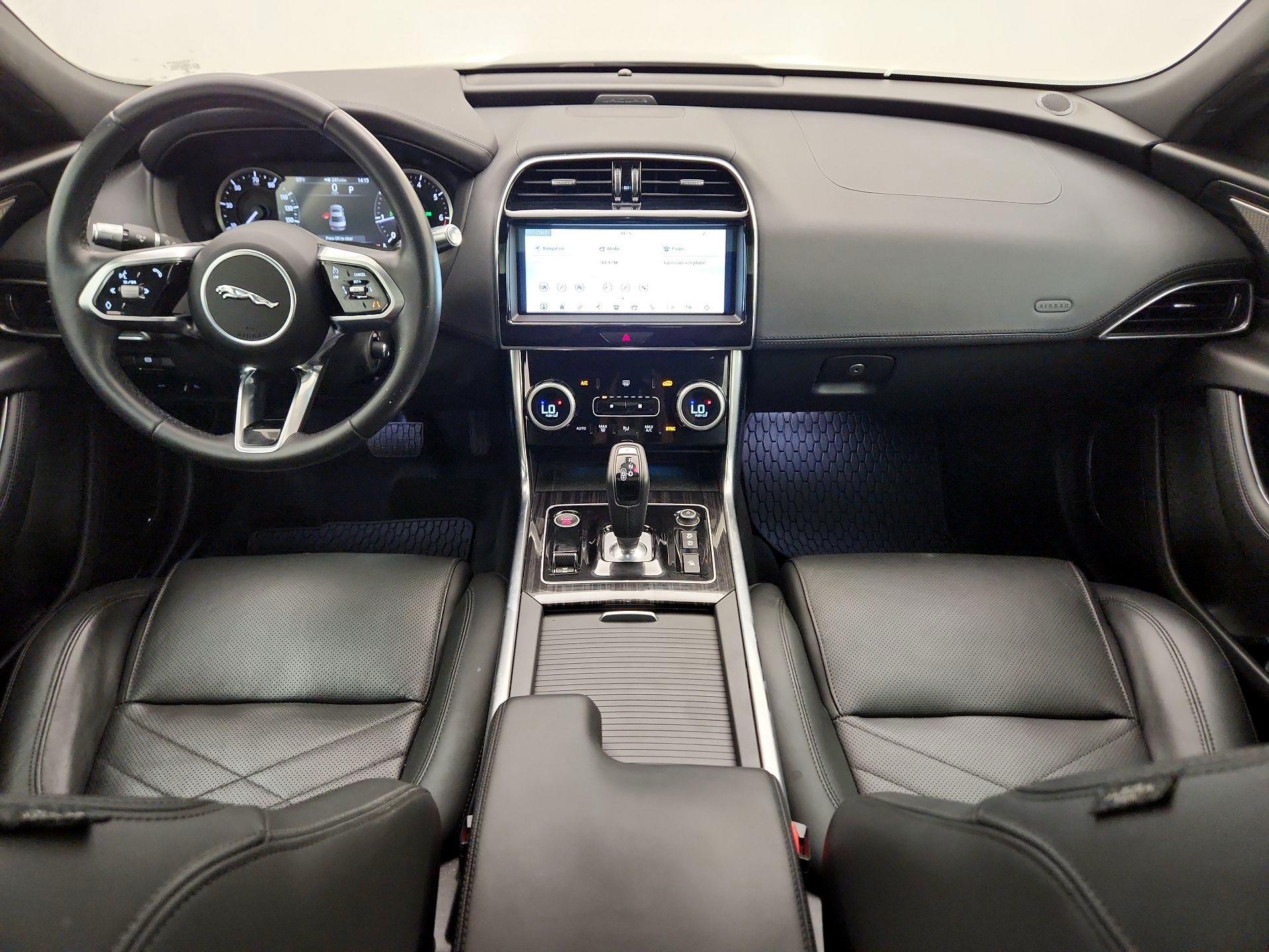 Thumbnail: 2020 Jaguar XE - 9