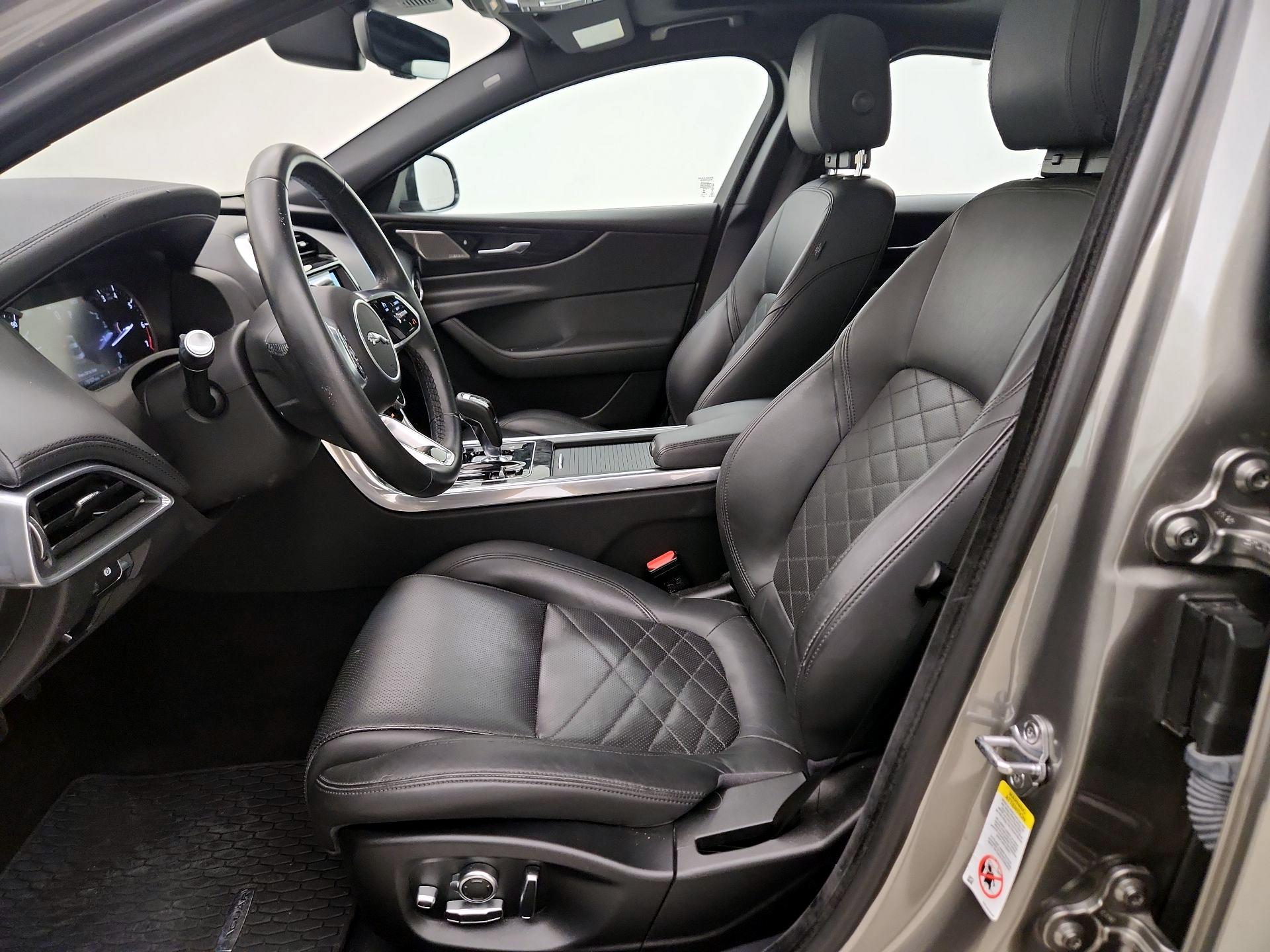 Thumbnail: 2020 Jaguar XE - 11