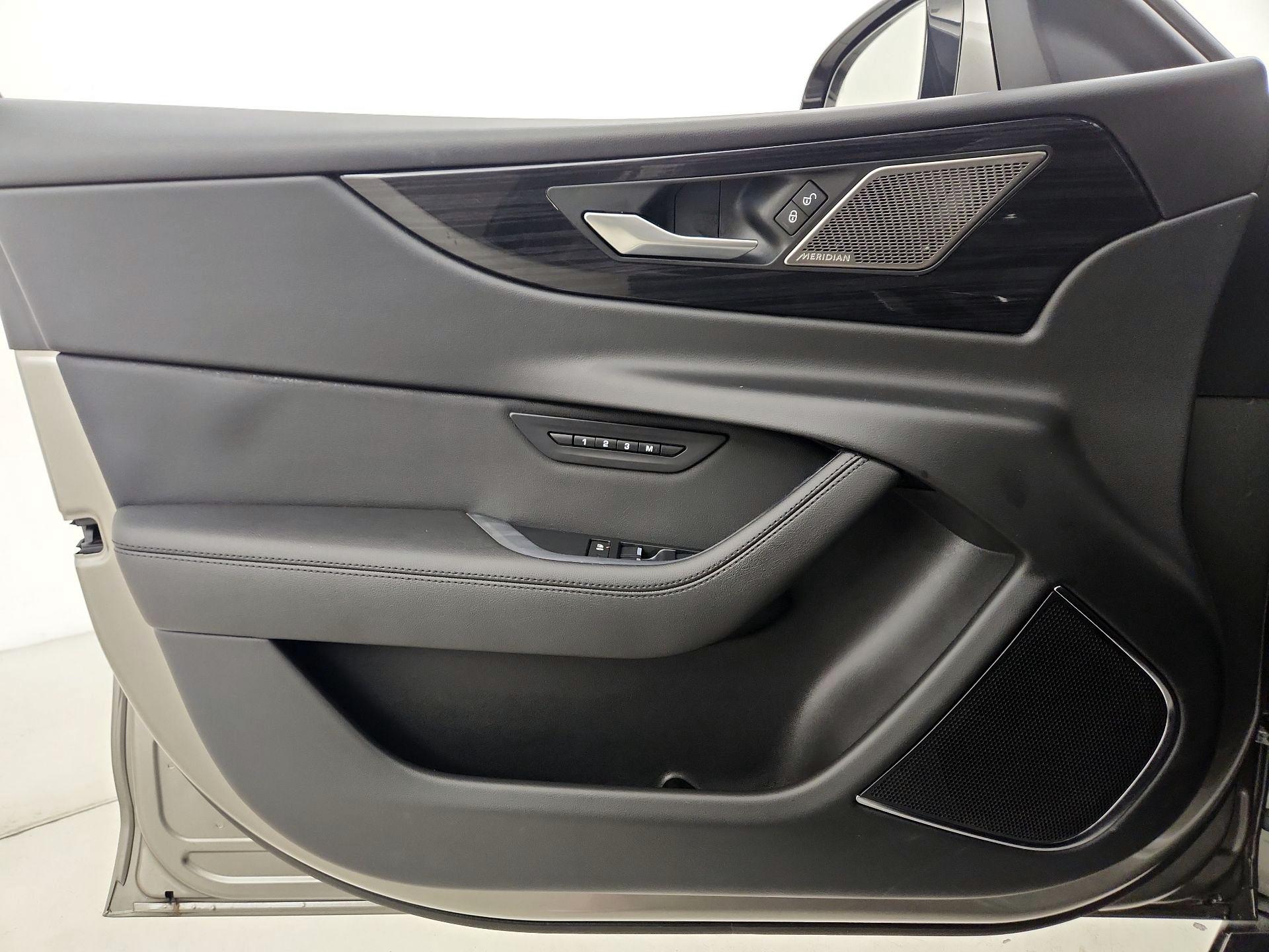 Thumbnail: 2020 Jaguar XE - 12