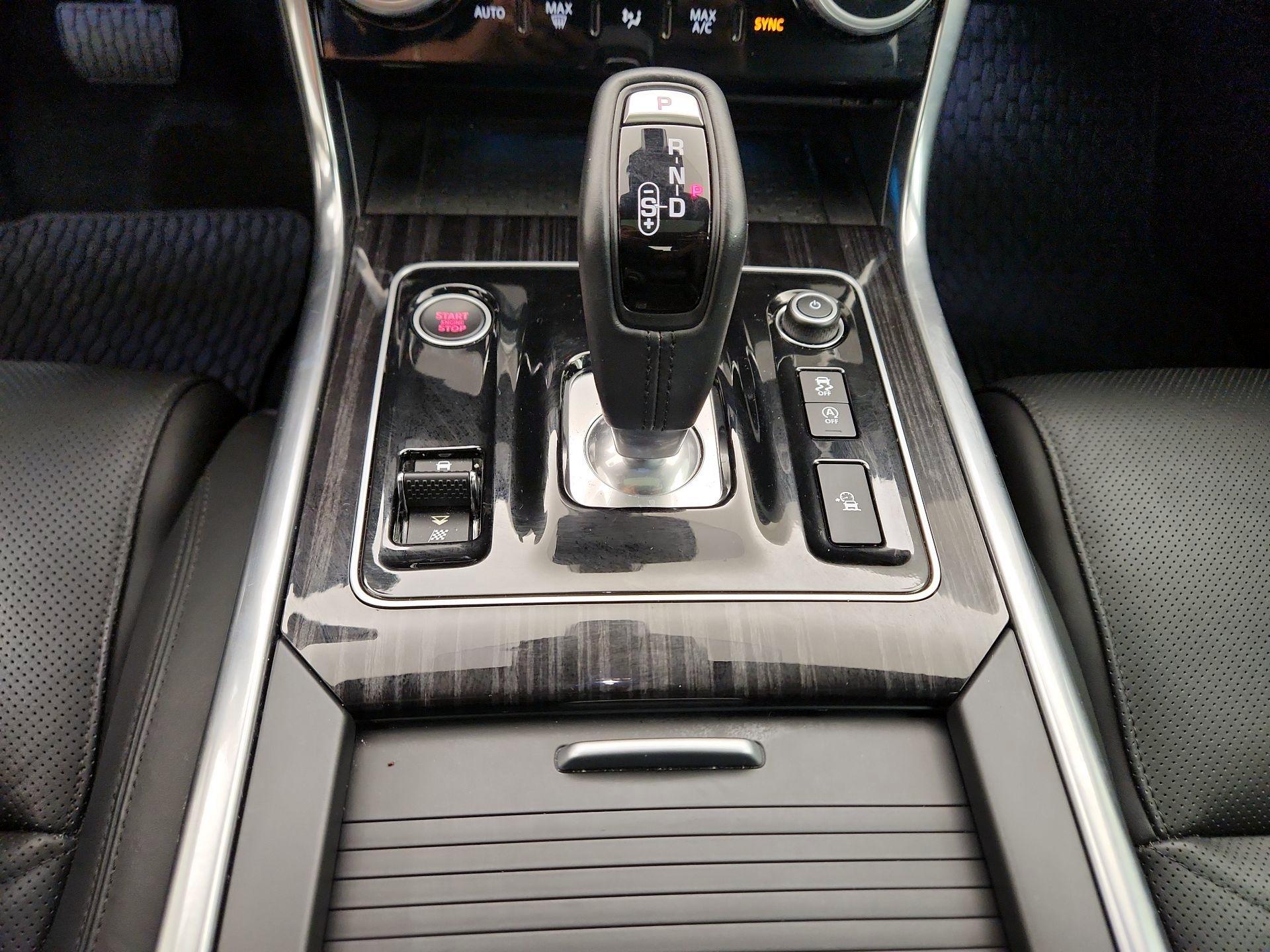 Thumbnail: 2020 Jaguar XE - 18