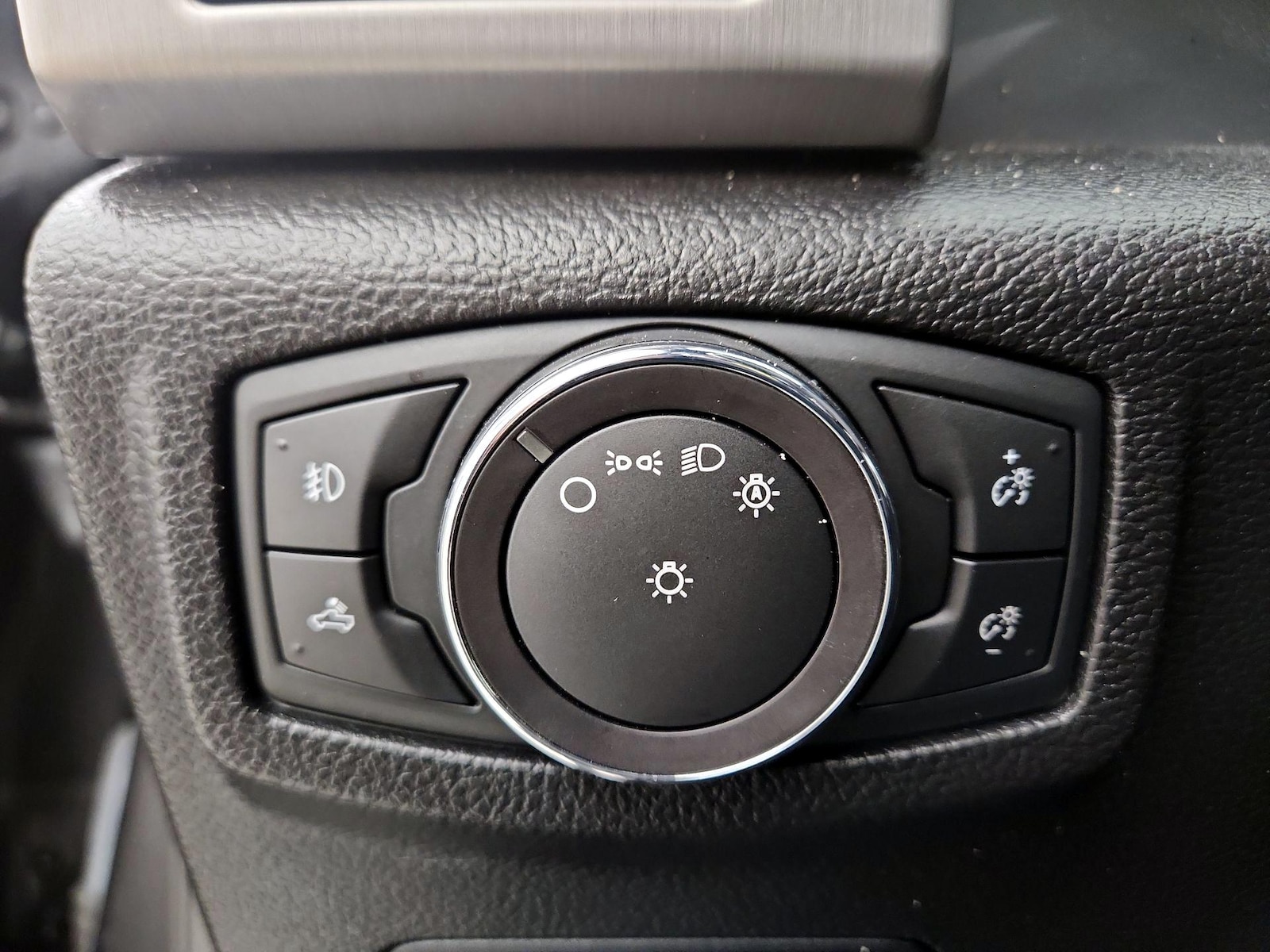 2018 Ford F-150 Platinum - Photo 14