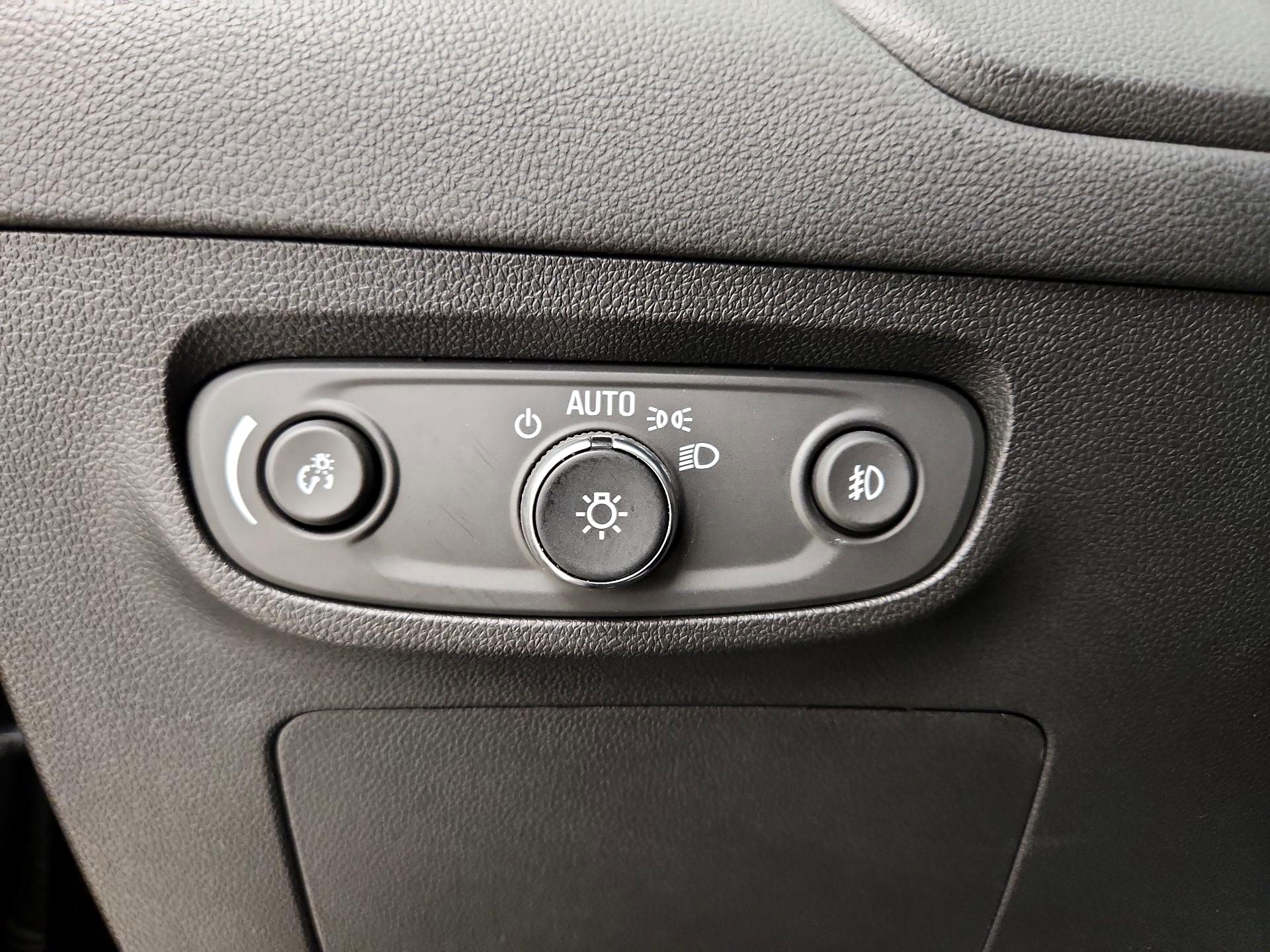 Thumbnail: 2022 Buick Encore GX - 13