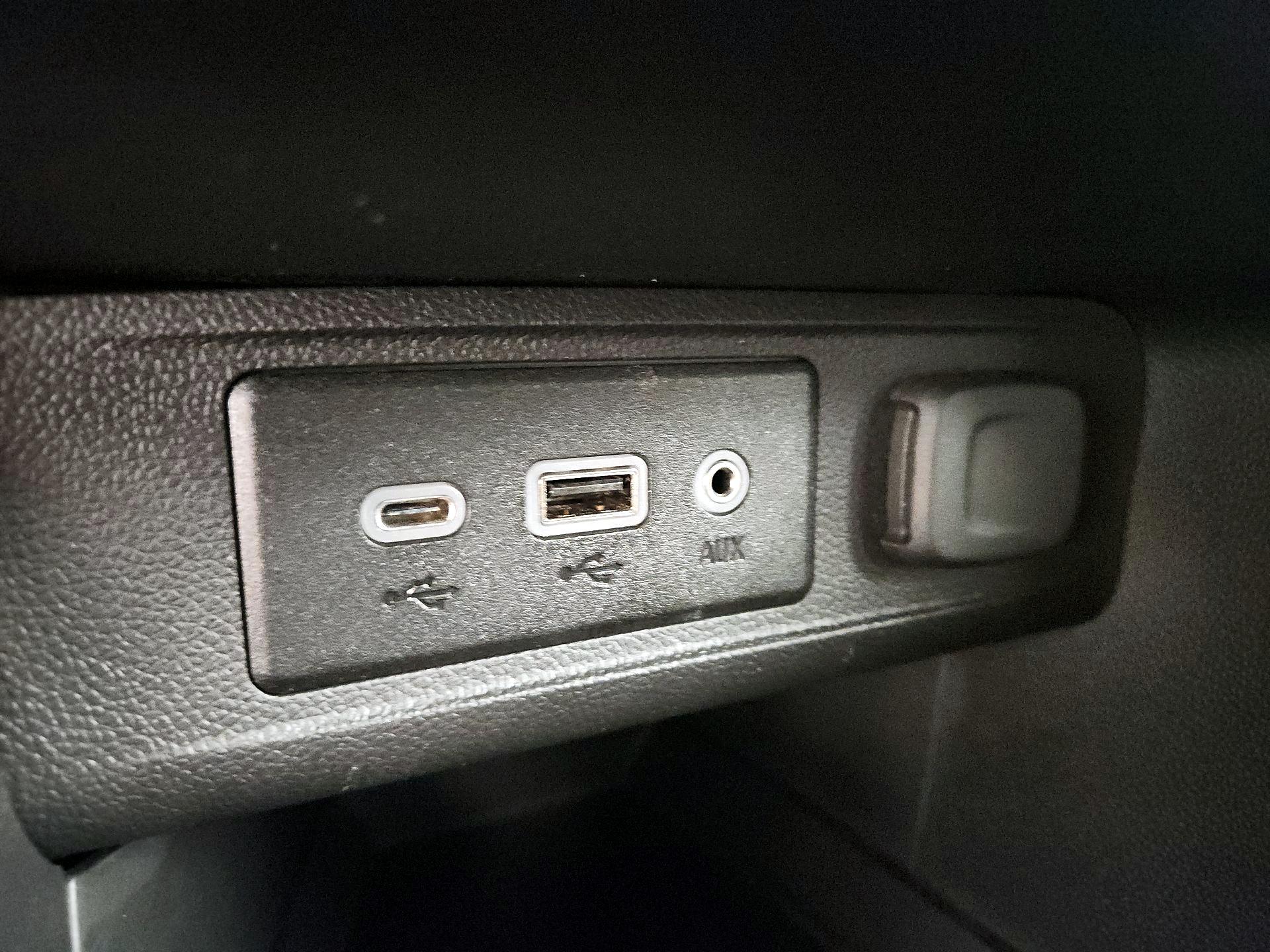 Thumbnail: 2022 Buick Encore GX - 19