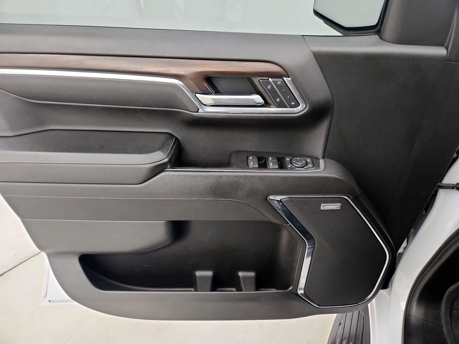 2023 GMC Sierra 1500 SLT - Photo 13