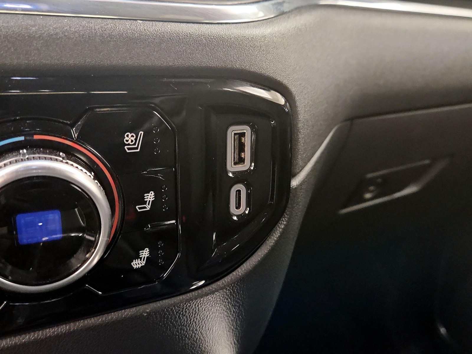 2023 GMC Sierra 1500 SLT - Photo 20