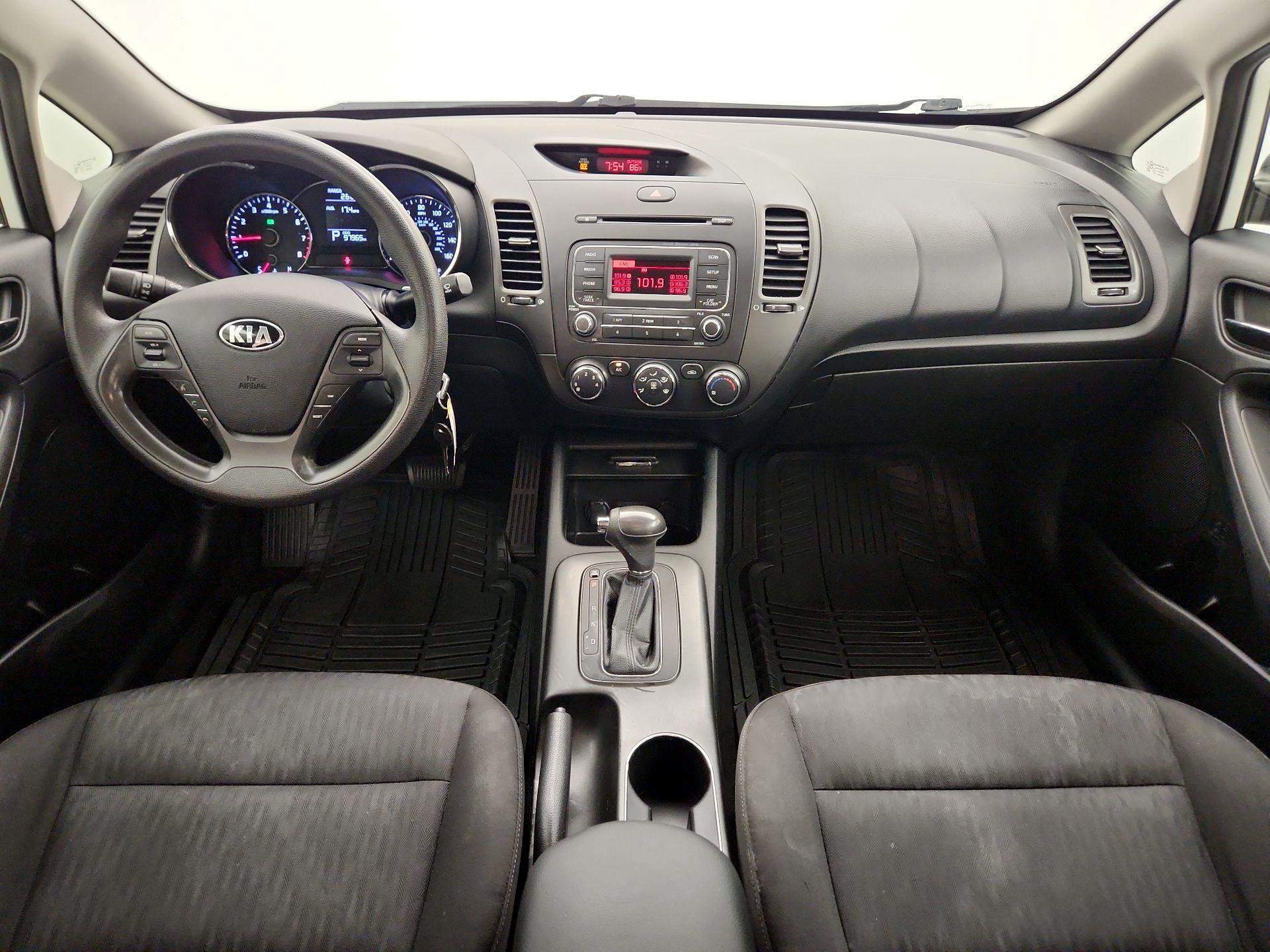 Thumbnail: 2016 Kia Forte - 9