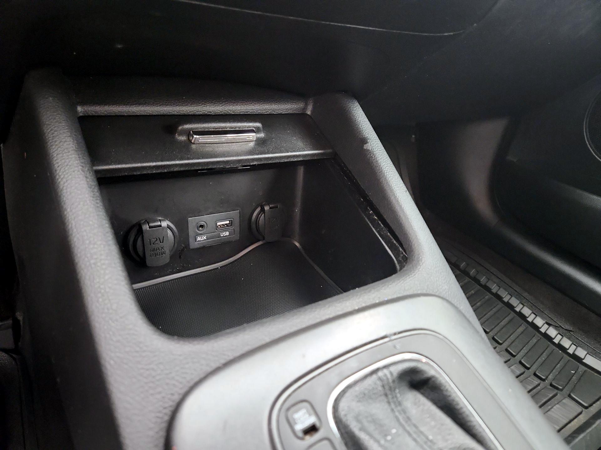 Thumbnail: 2016 Kia Forte - 17