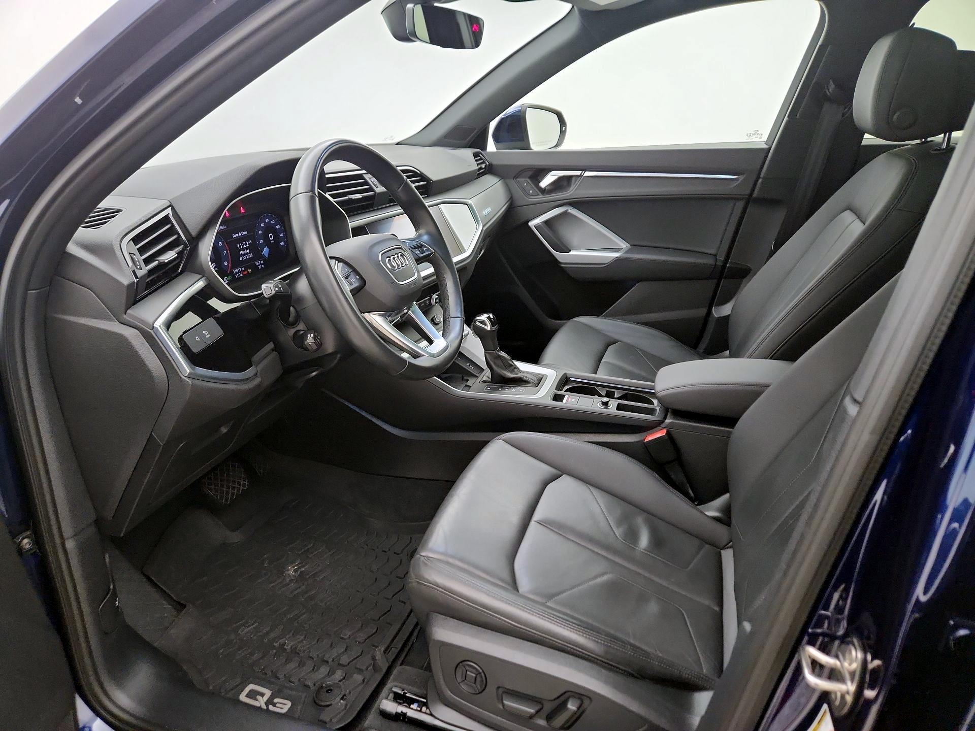 Thumbnail: 2021 Audi Q3 - 11