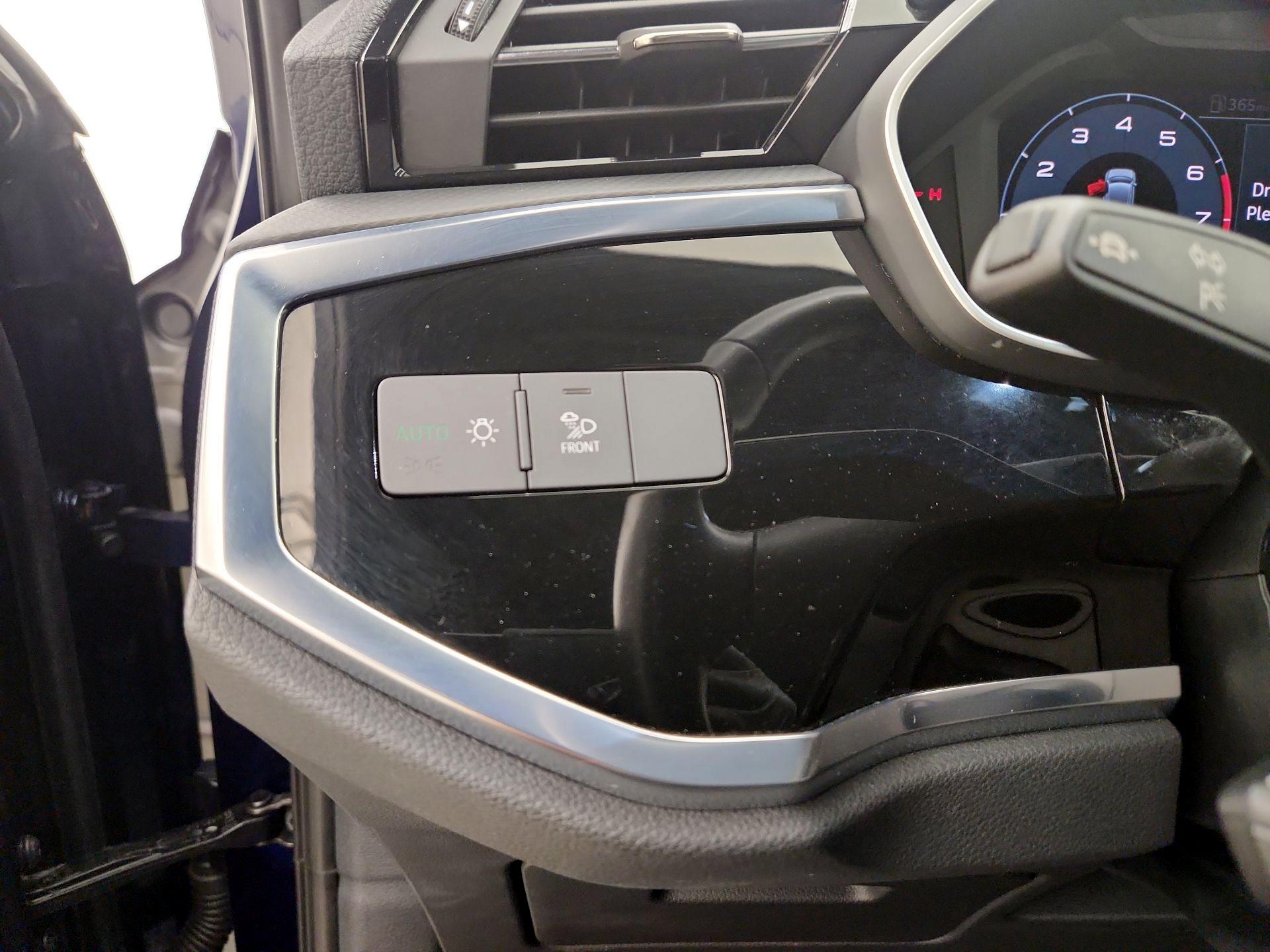 Thumbnail: 2021 Audi Q3 - 13
