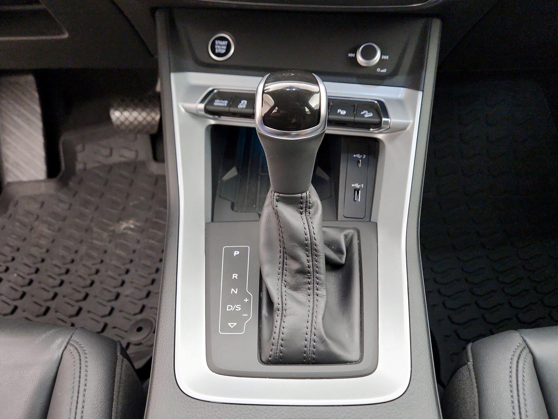 Thumbnail: 2021 Audi Q3 - 17