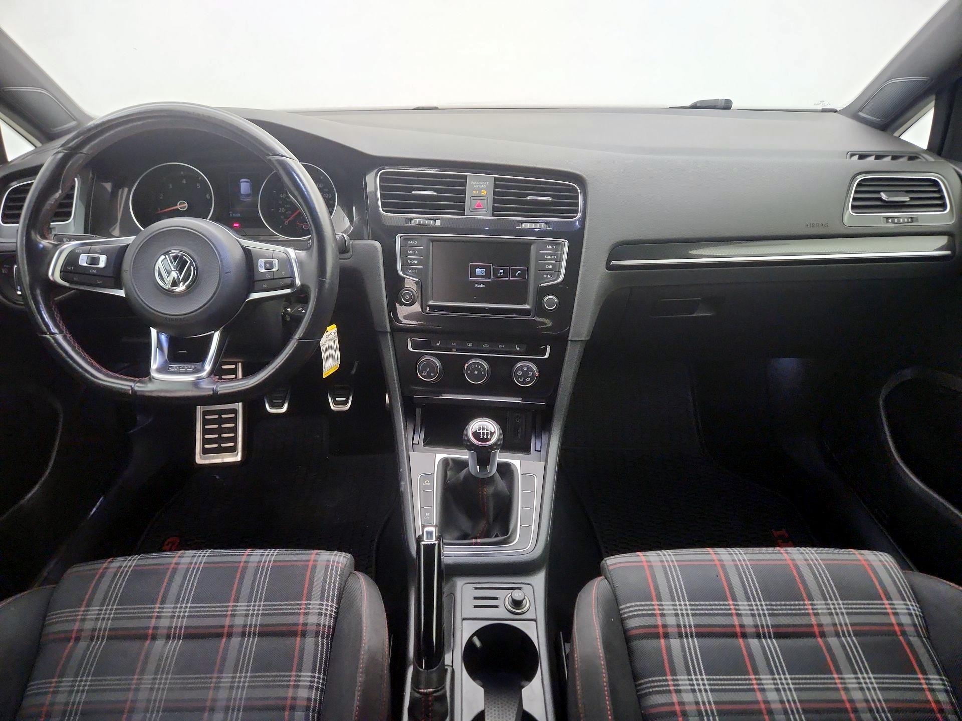 Thumbnail: 2017 Volkswagen Golf - 9