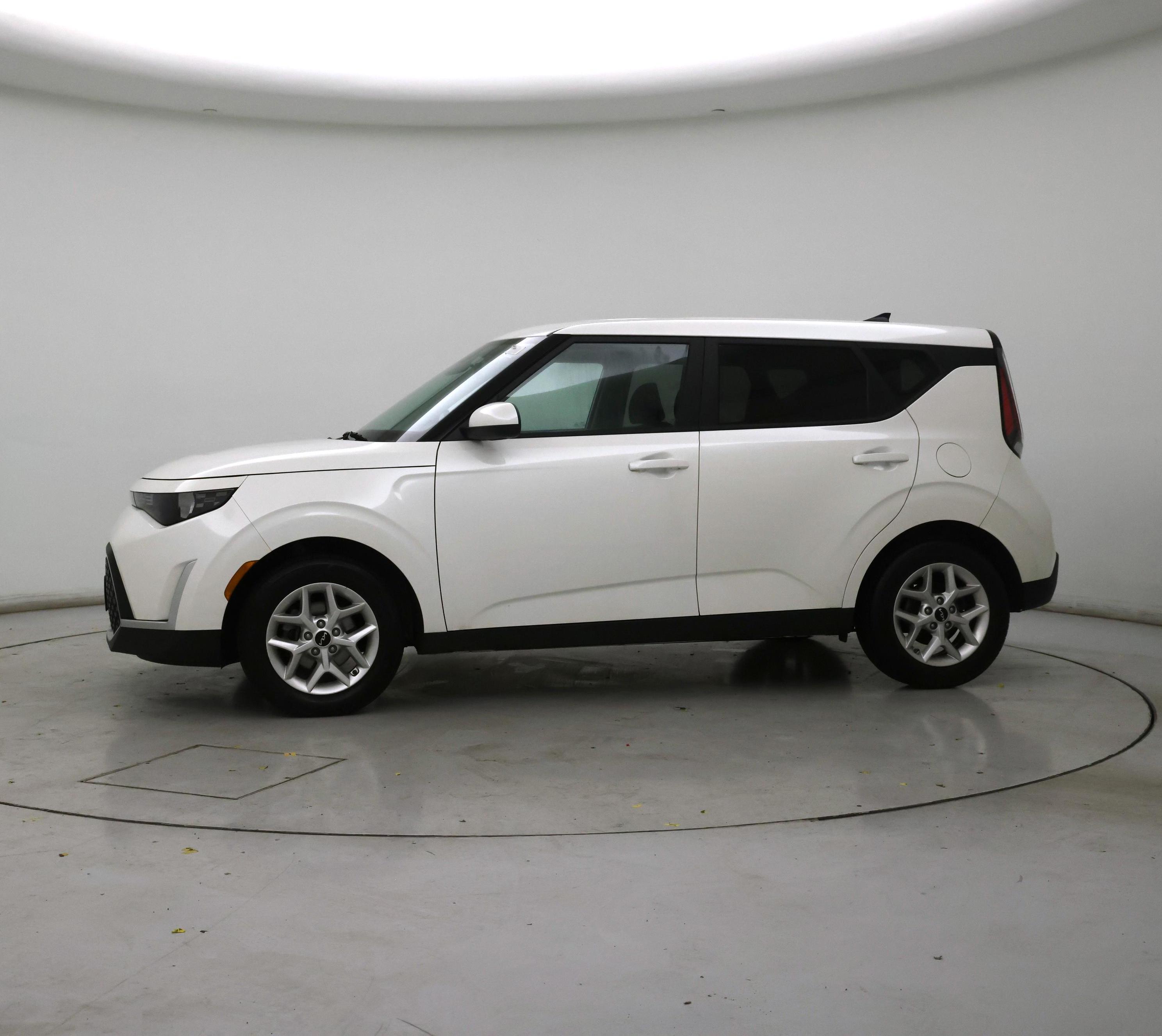 Thumbnail: 2023 Kia Soul - 3